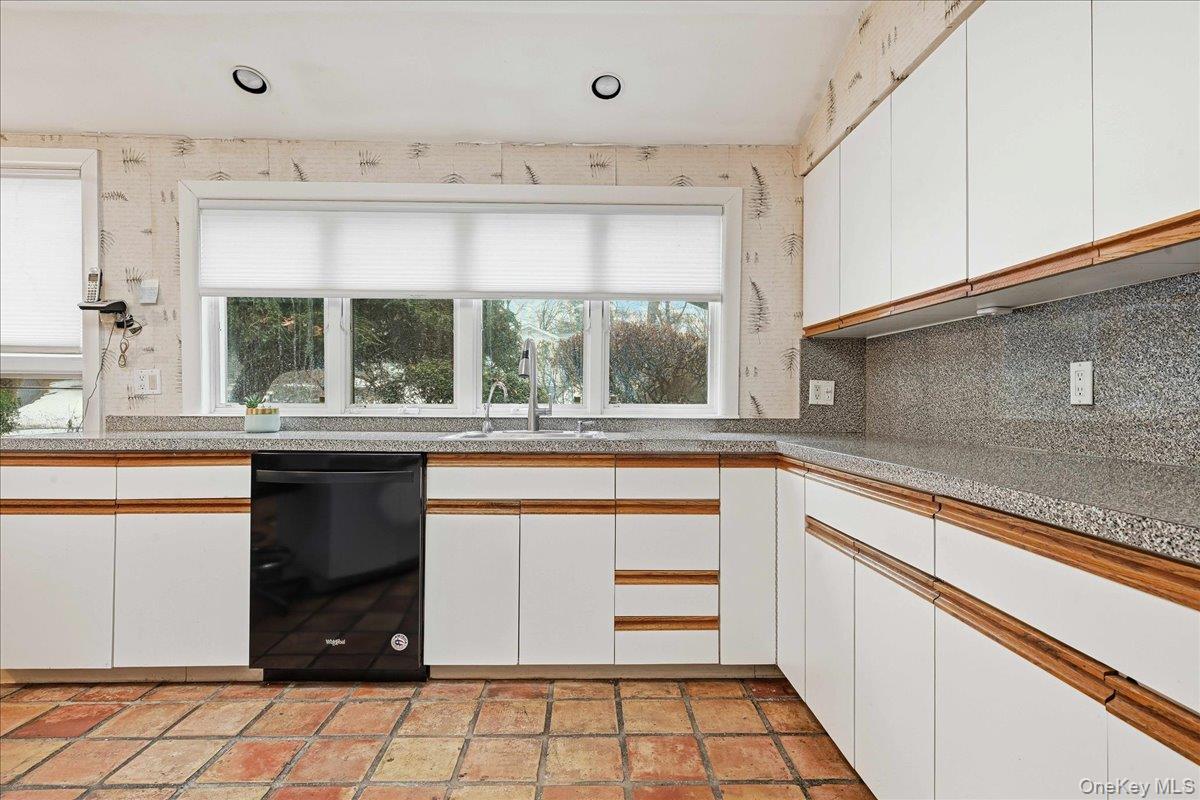 #17 photo, 85 Hickory Drive, नासाउ काउंटी East Hills , NY 11576