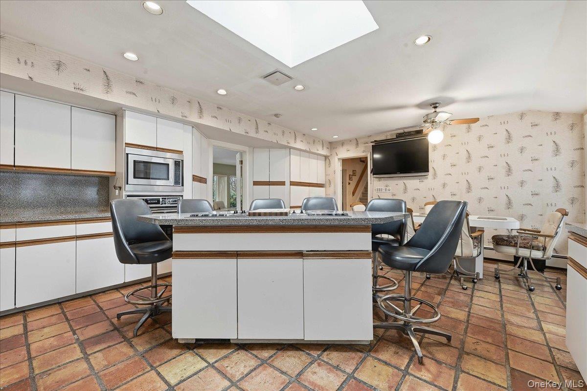 #19 photo, 85 Hickory Drive, नासाउ काउंटी East Hills , NY 11576