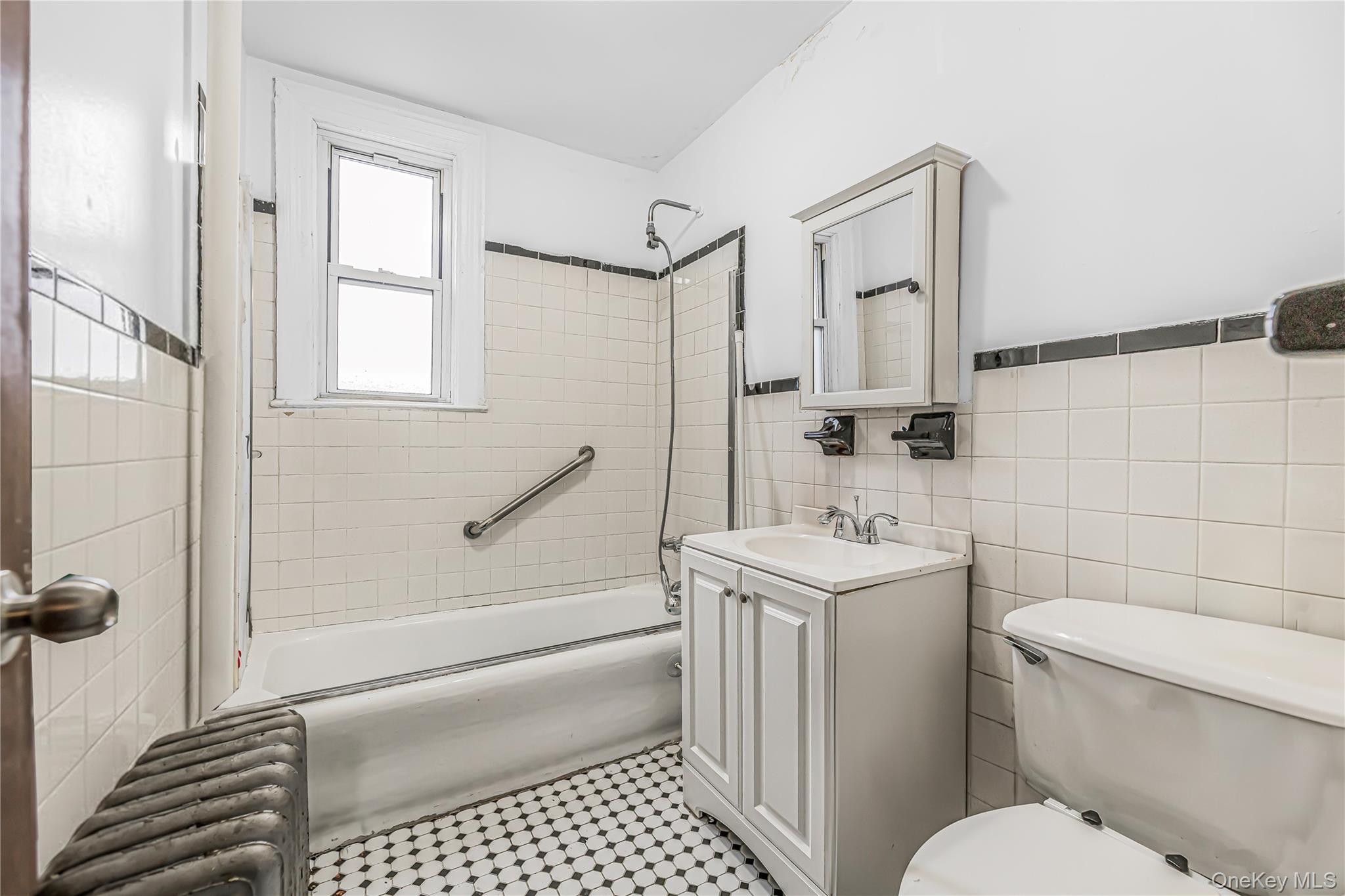 #14 photo, 3425 Dekalb Avenue, 브롱크스 Bronx , NY 10467
