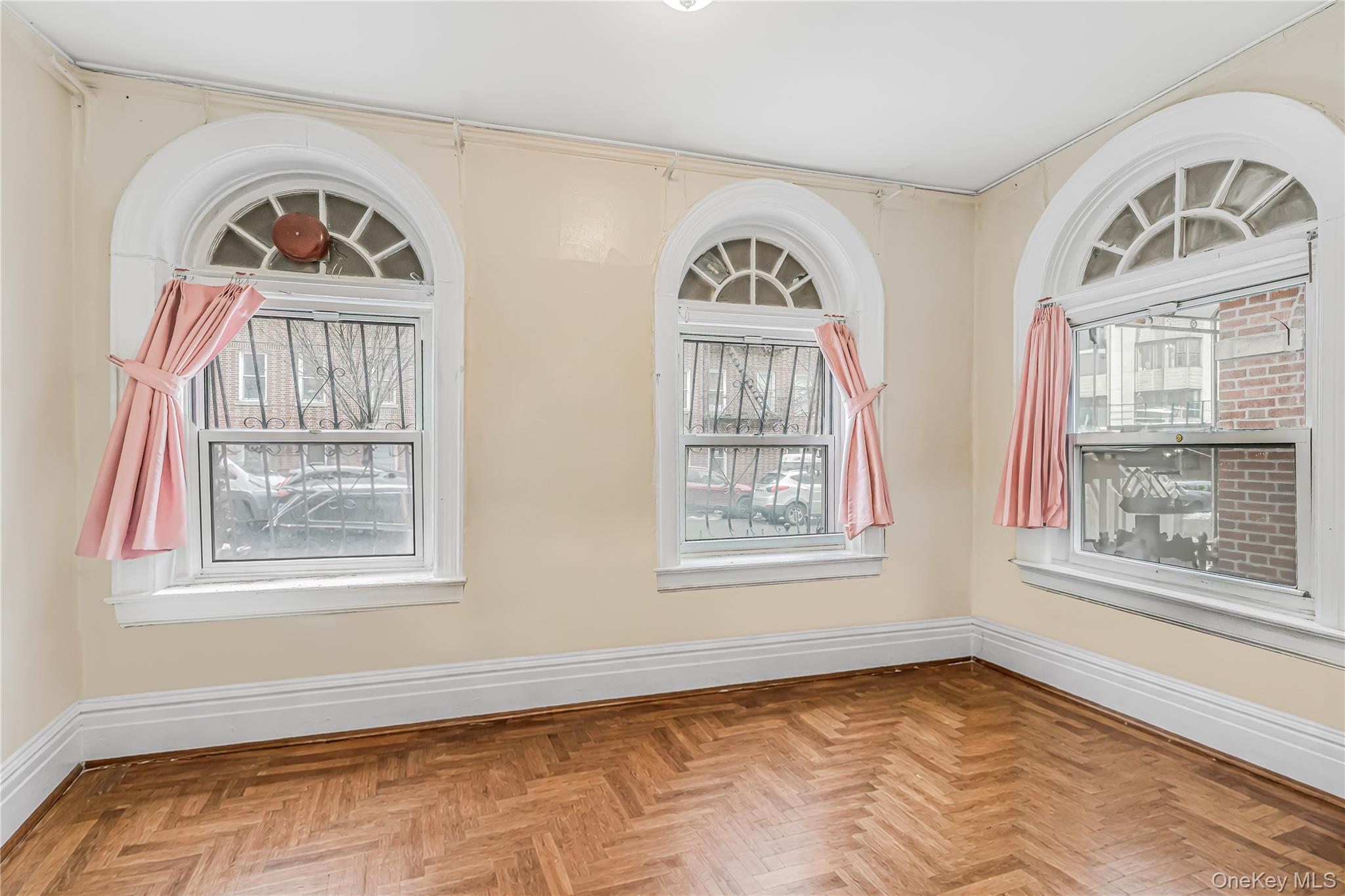 #4 photo, 3425 Dekalb Avenue, 브롱크스 Bronx , NY 10467