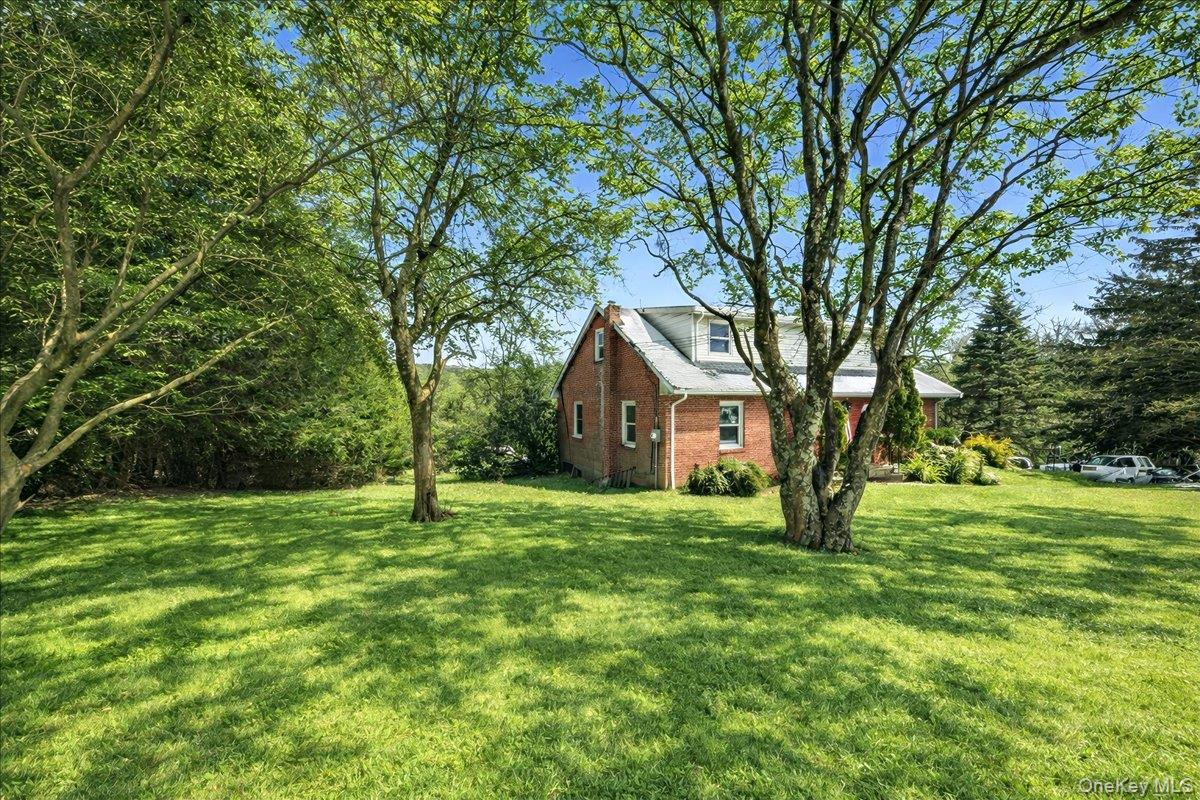 #2 photo, 16 Primrose Street, Katonah , NY 10536