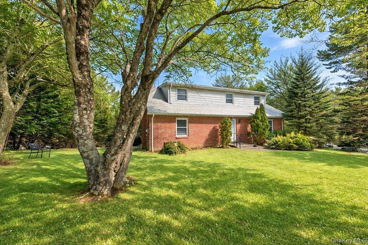 #3 photo, 16 Primrose Street, Katonah , NY 10536