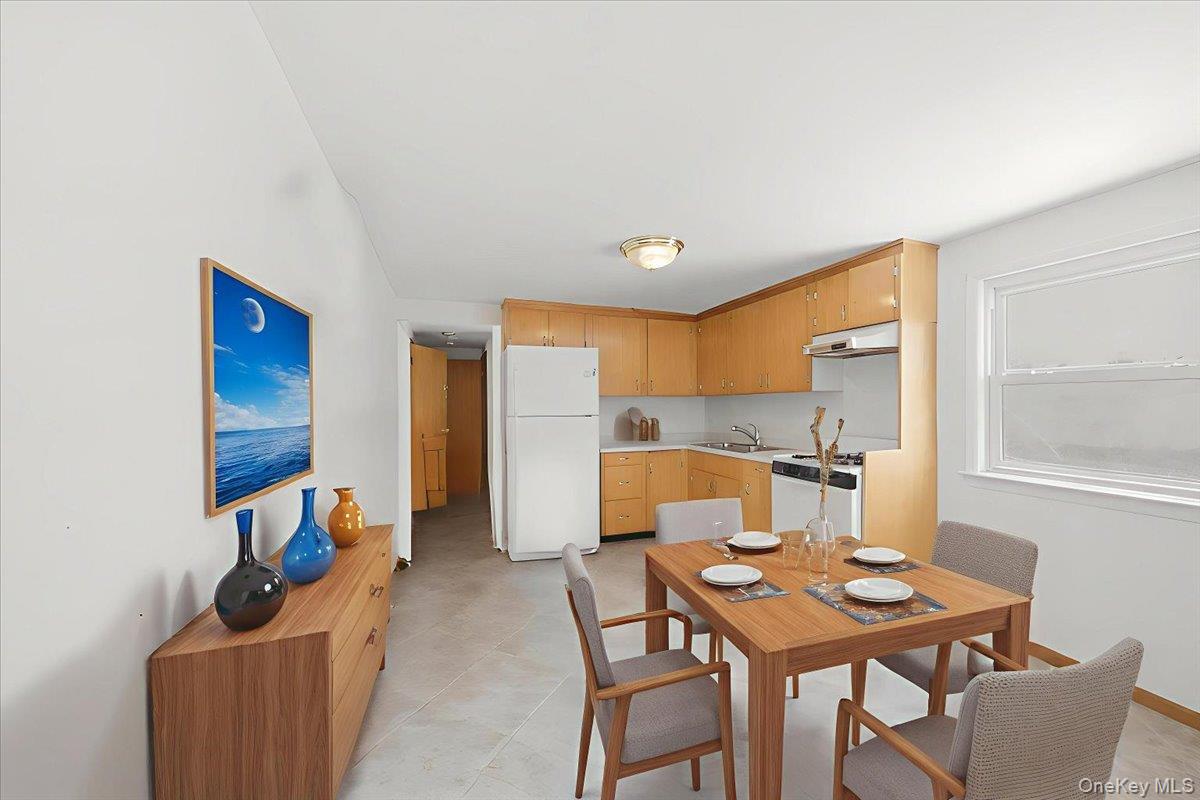 #8 photo, 16 Primrose Street, Katonah , NY 10536