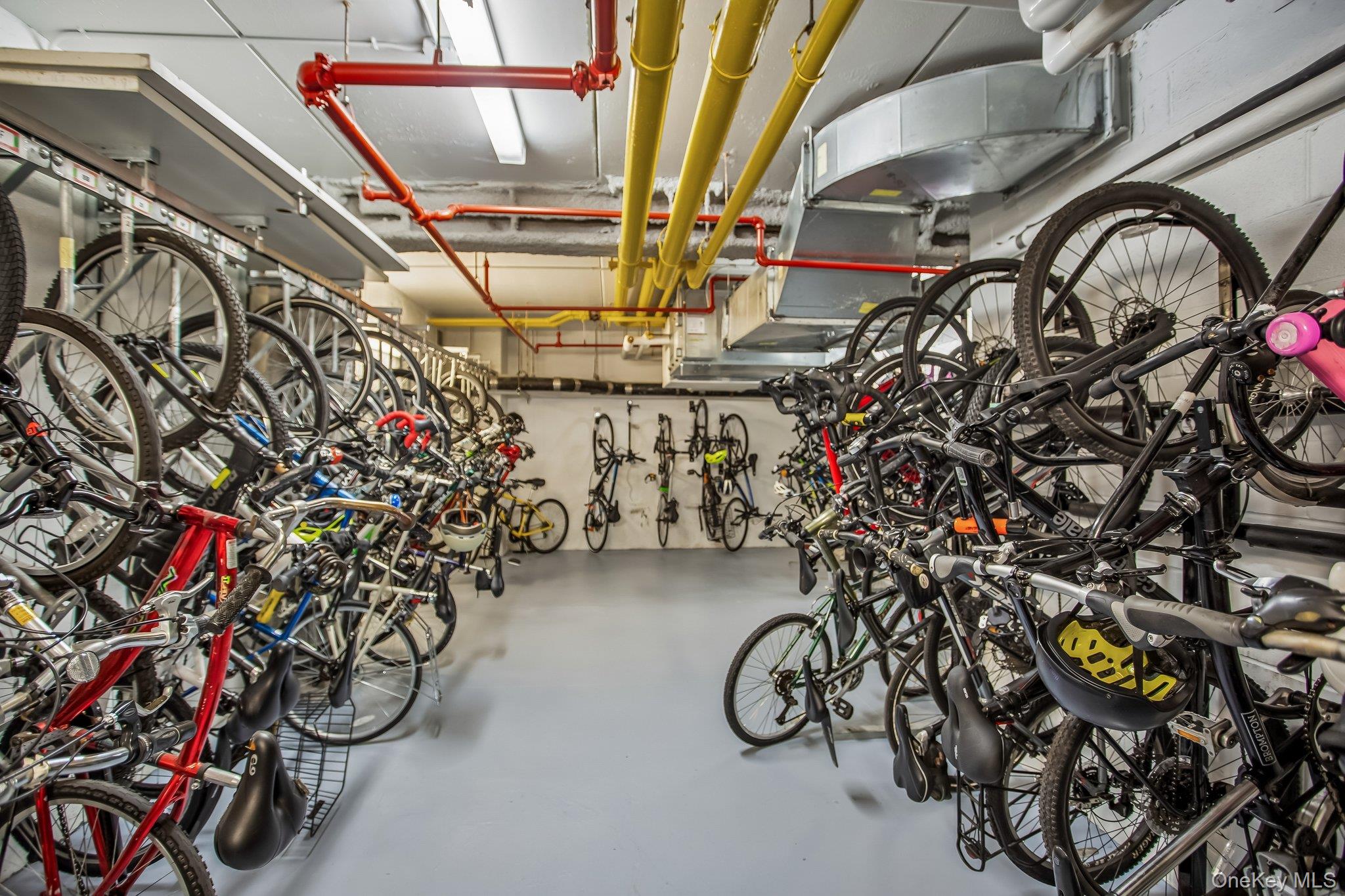 #14 photo, 535 W 52nd Street, New York (Manhattan) , NY 10019