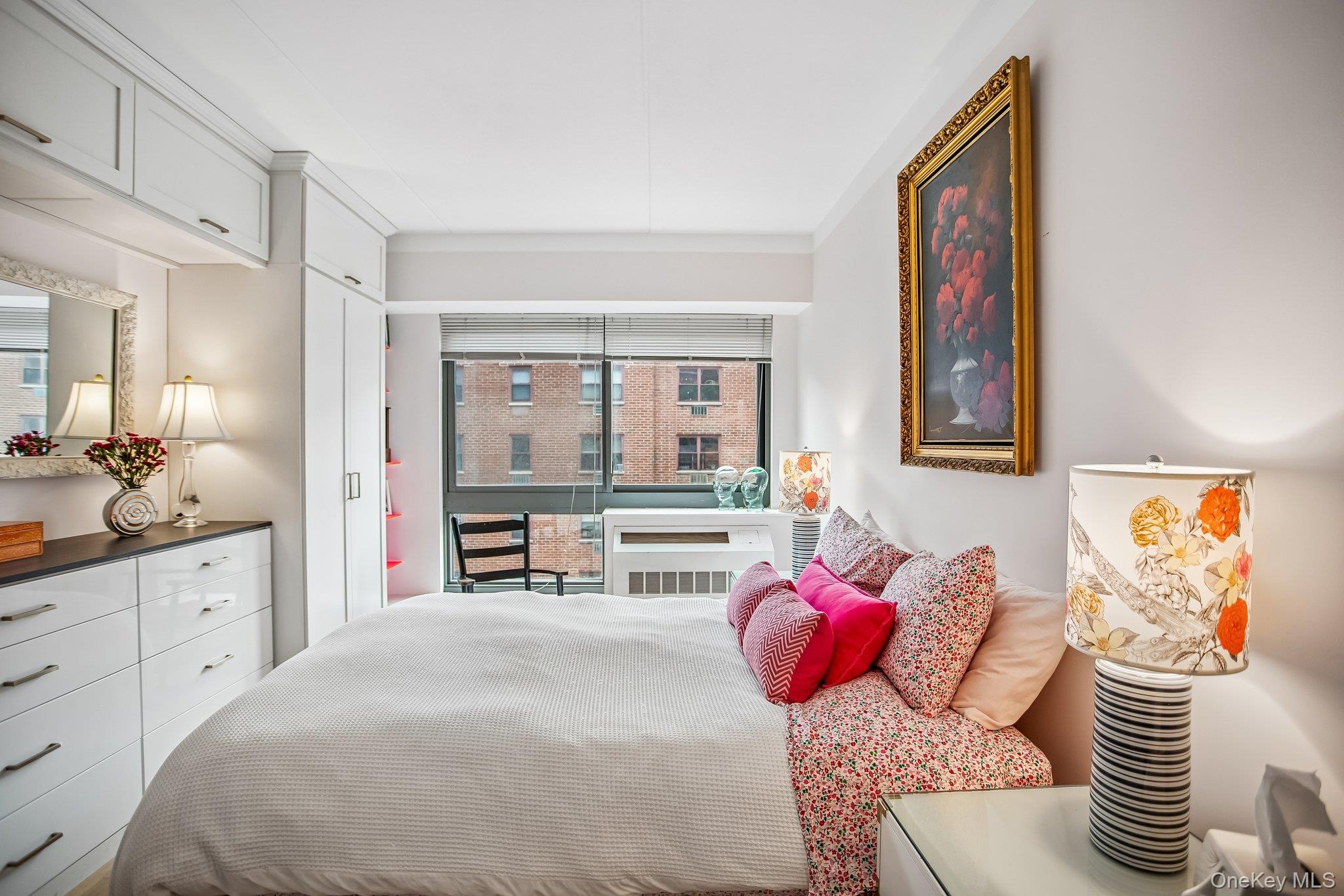 #9 photo, 535 W 52nd Street, New York (Manhattan) , NY 10019