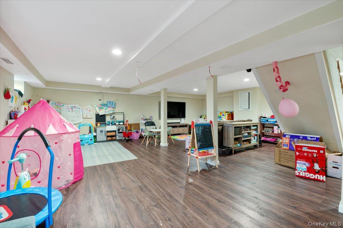 #15 photo, 152 Manor Street, Нассау ‖ Plainview , NY 11803