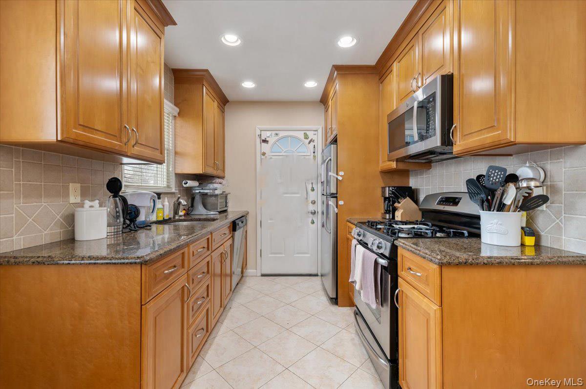 #4 photo, 152 Manor Street, Нассау ‖ Plainview , NY 11803