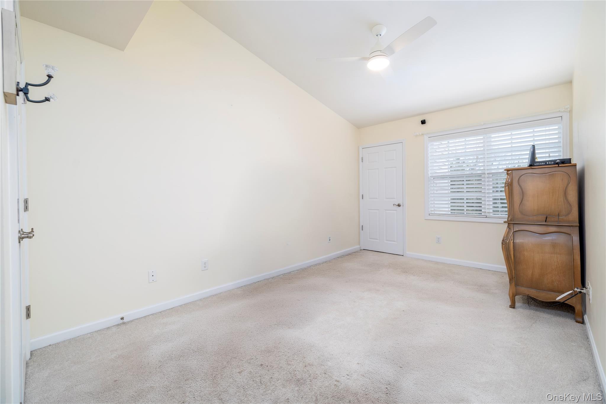 #13 photo, 418 Willow Lane, 长岛 Valley Stream , NY 11580