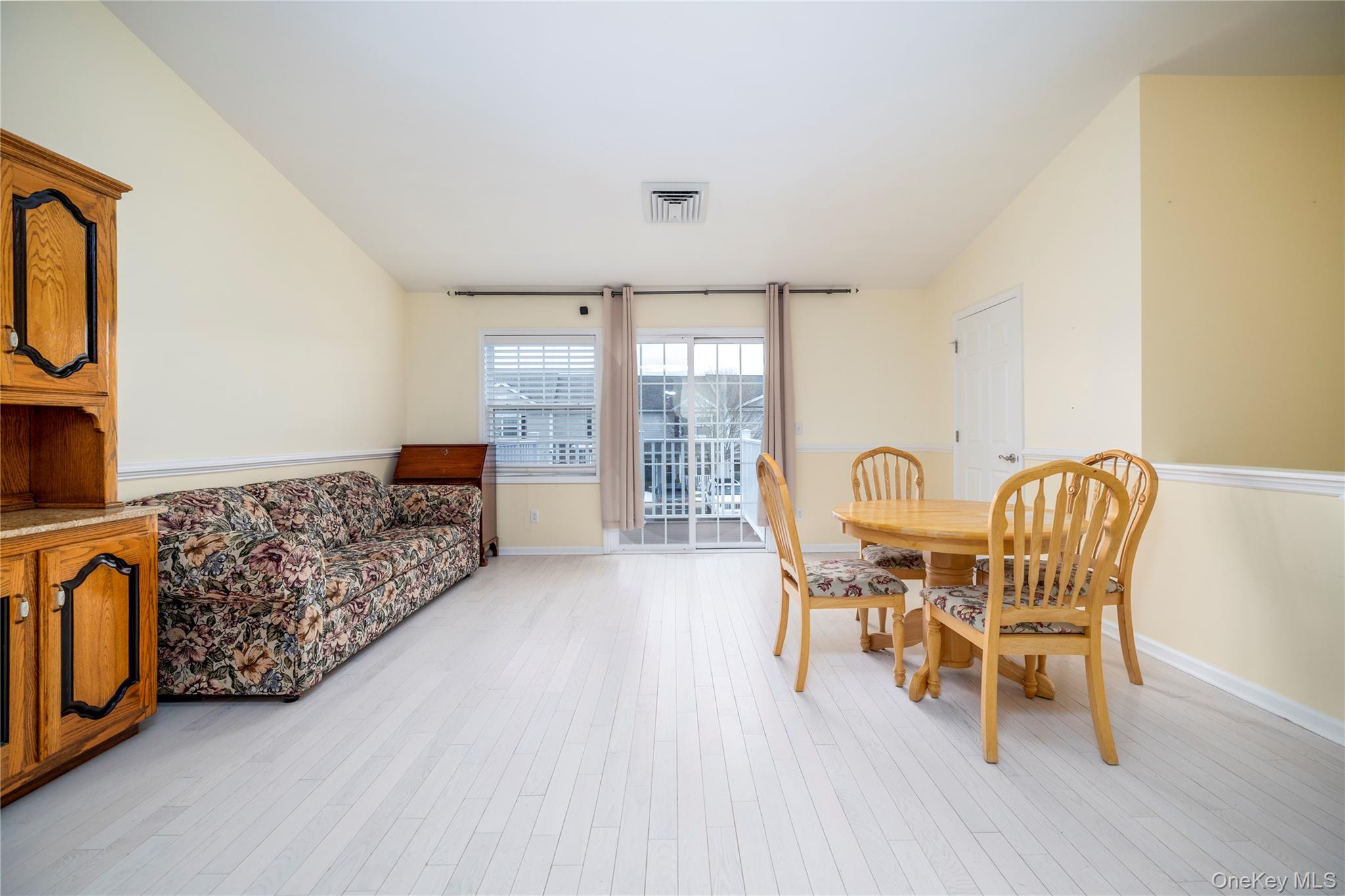 #4 photo, 418 Willow Lane, 长岛 Valley Stream , NY 11580