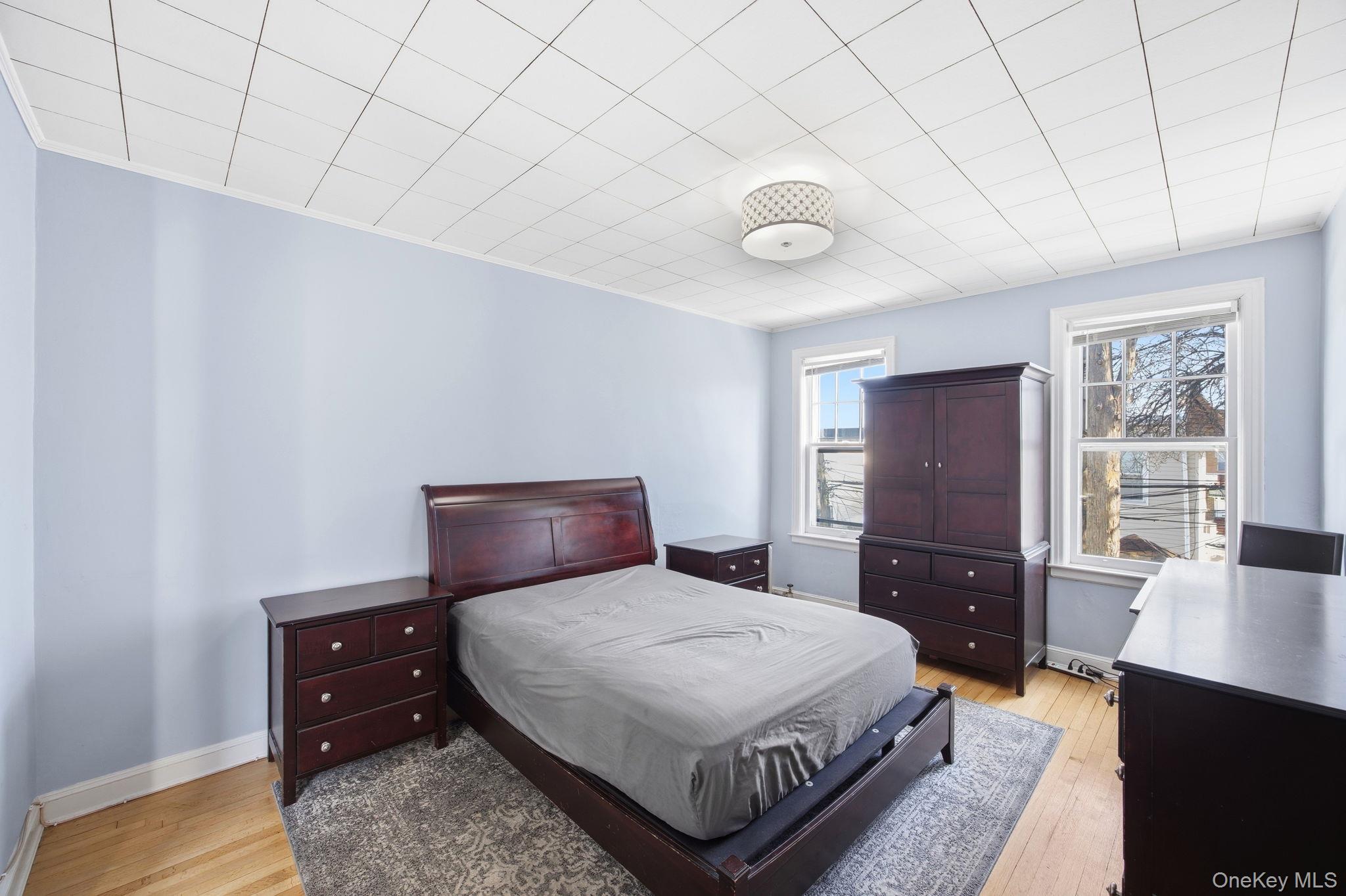 #10 photo, 7861 75th Street, कुईंस Glendale , NY 11385