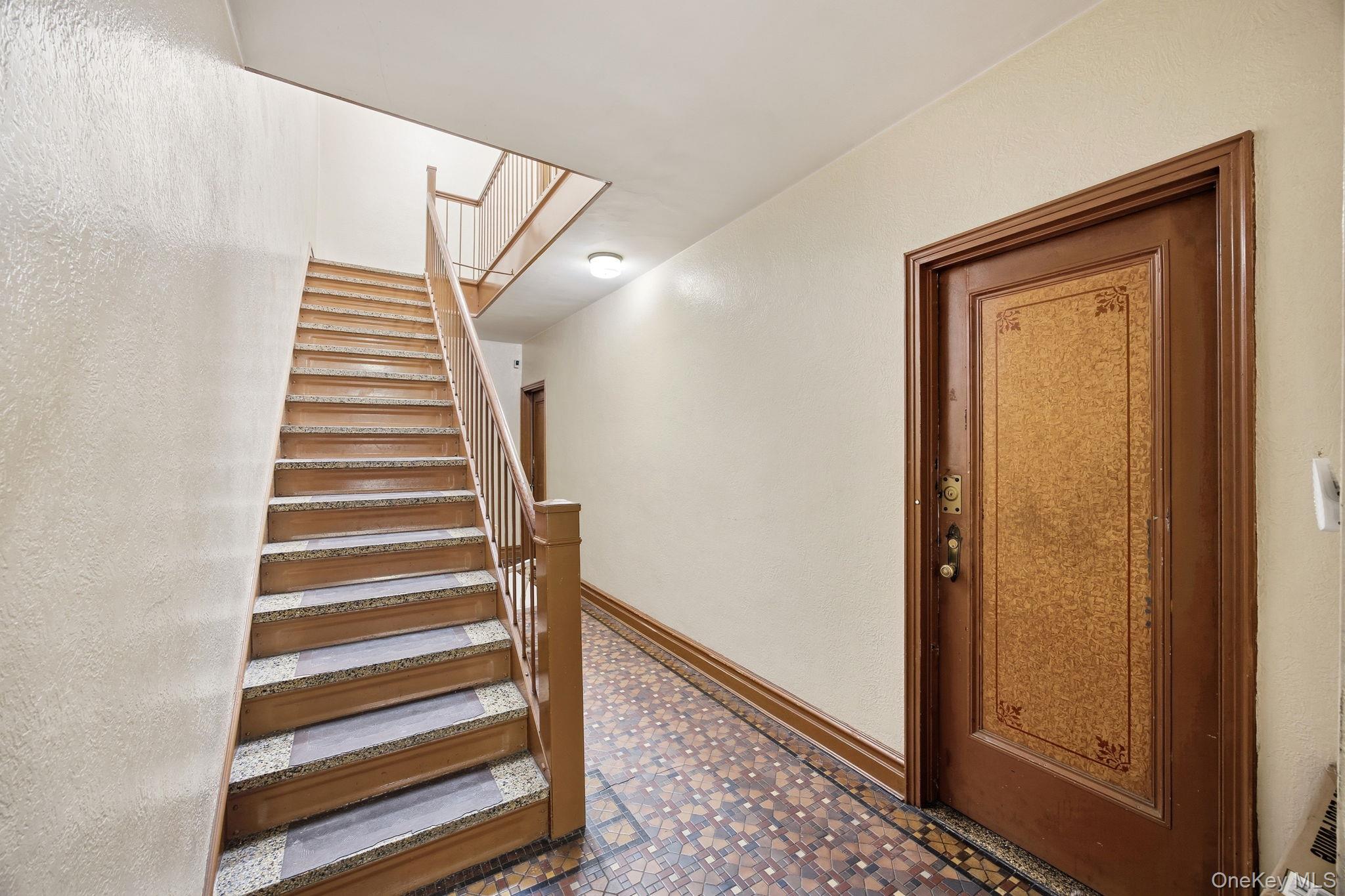 #15 photo, 7861 75th Street, कुईंस Glendale , NY 11385