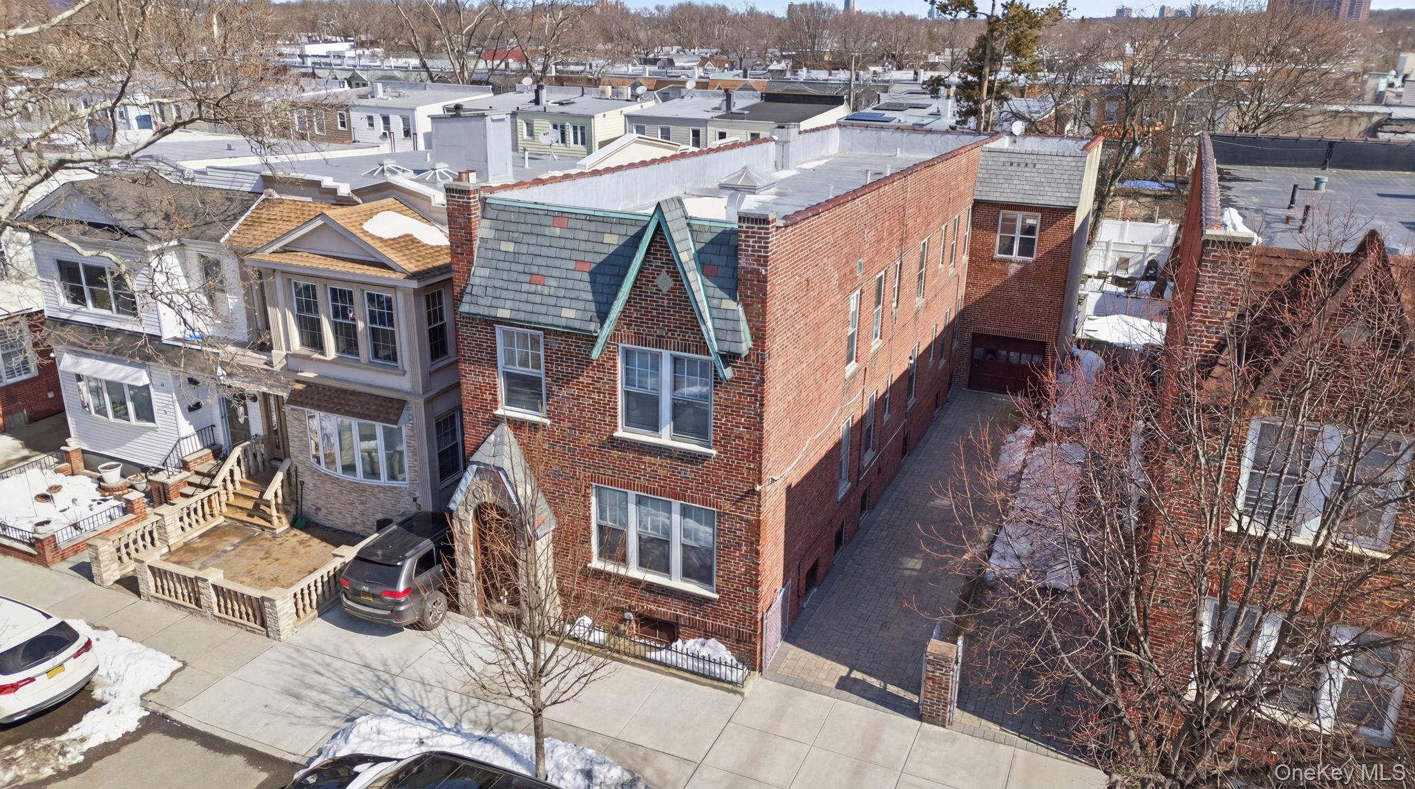 #5 photo, 7861 75th Street, कुईंस Glendale , NY 11385