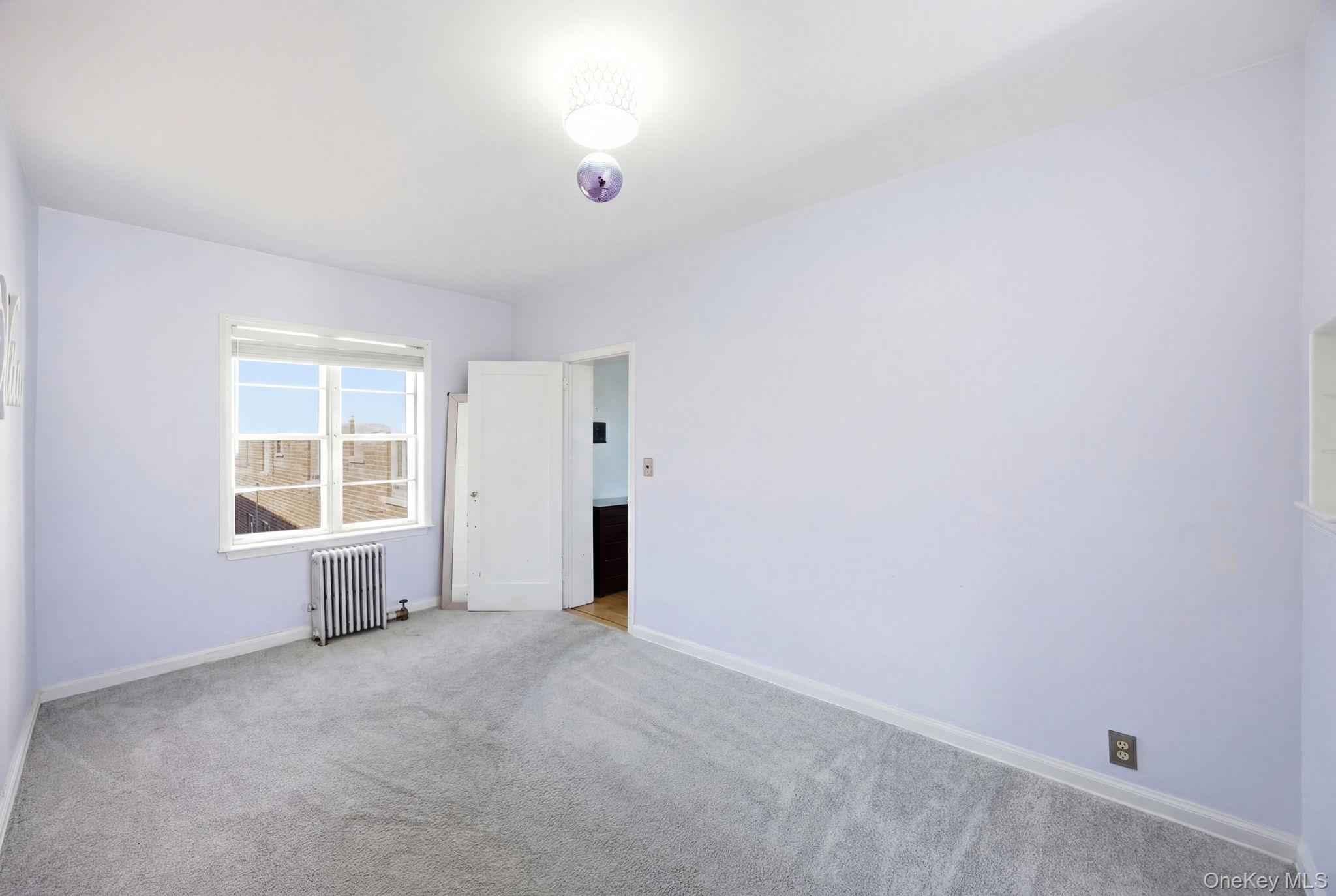 #8 photo, 7861 75th Street, कुईंस Glendale , NY 11385