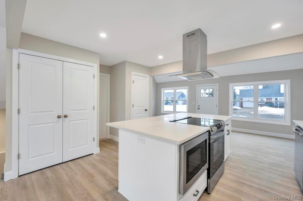 #10 photo, 52 Halycon Road, Lindenhurst , NY 11757