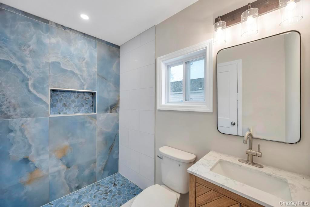 #18 photo, 52 Halycon Road, Lindenhurst , NY 11757