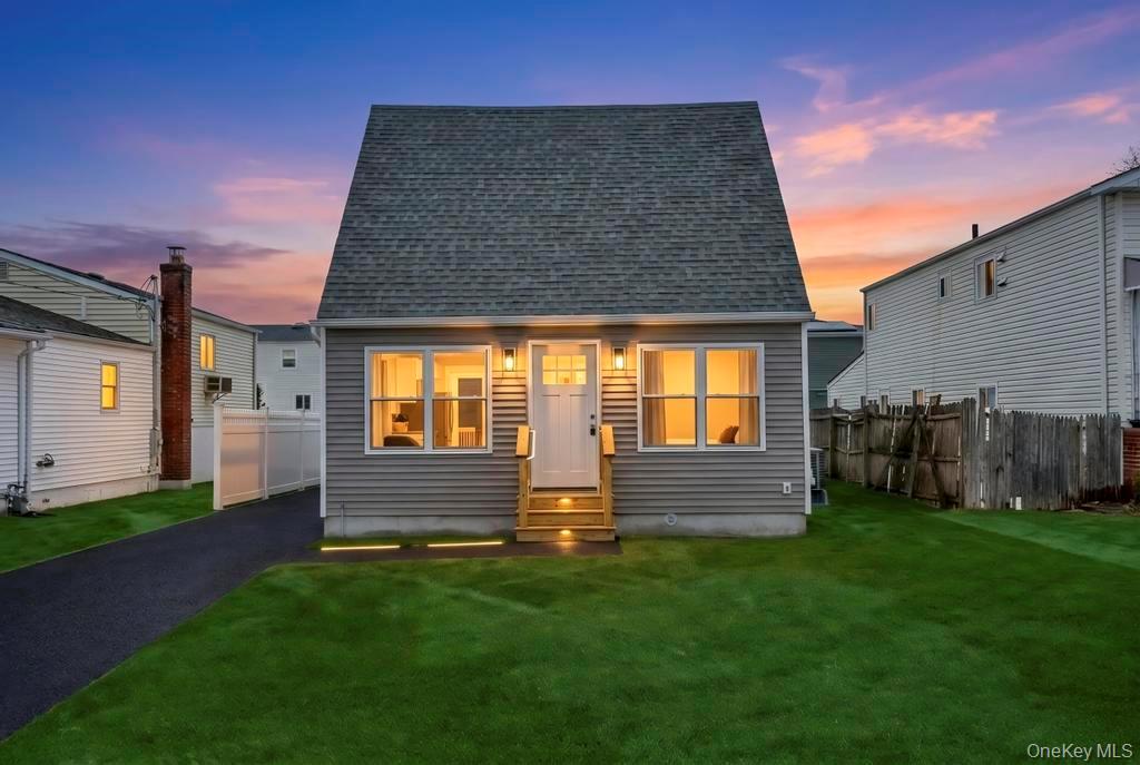 #2 photo, 52 Halycon Road, Lindenhurst , NY 11757