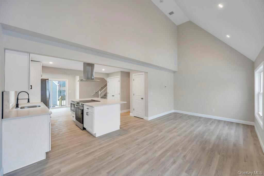 #5 photo, 52 Halycon Road, Lindenhurst , NY 11757