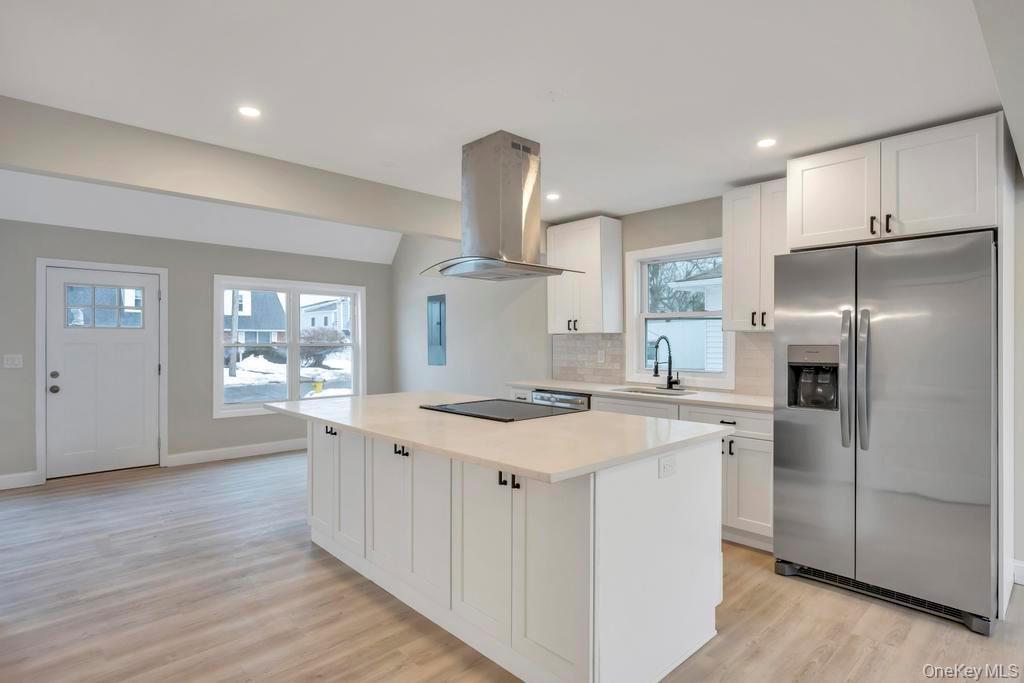 #8 photo, 52 Halycon Road, Lindenhurst , NY 11757