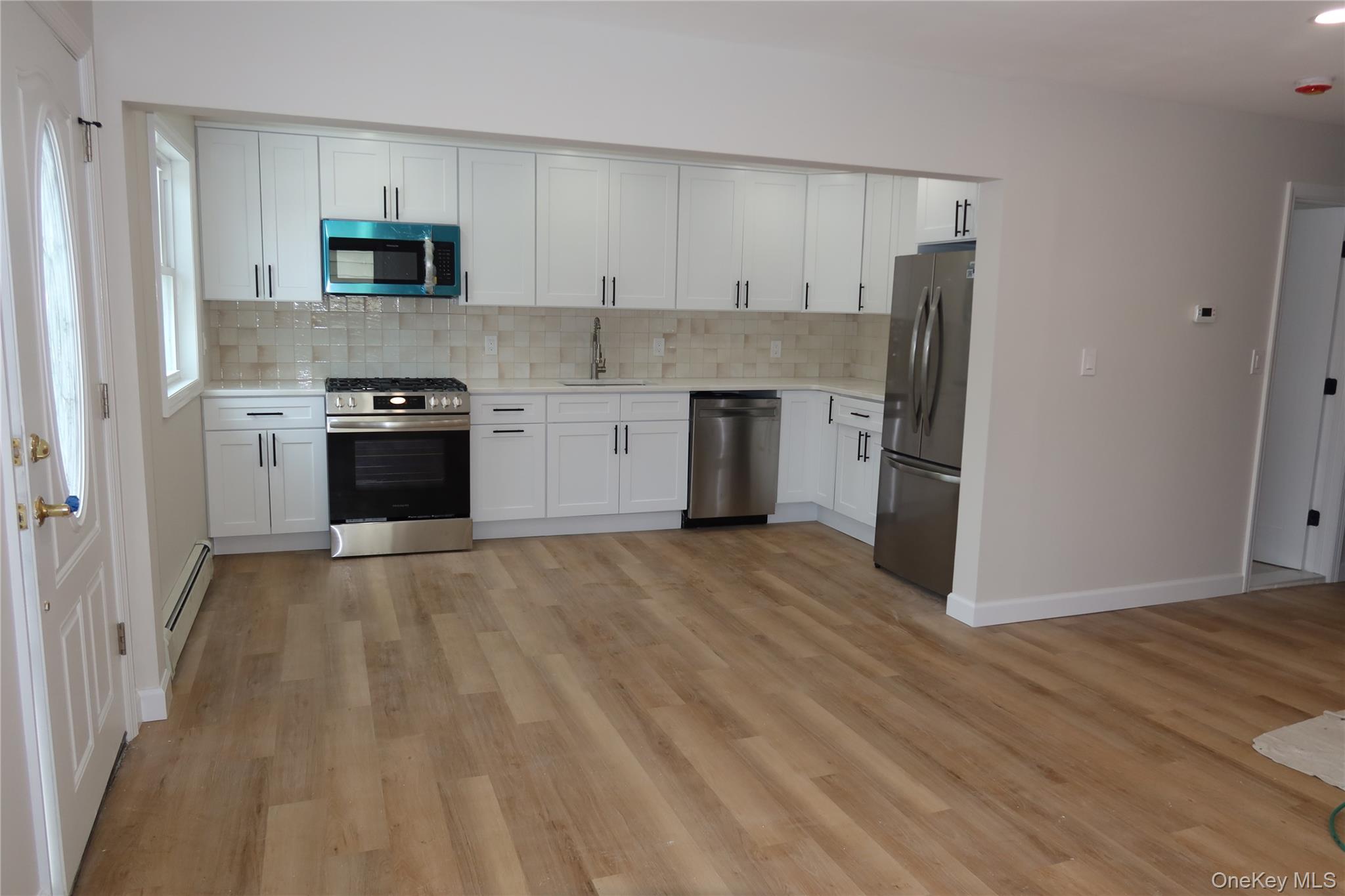 #1 photo, 93 4th Avenue, מחוז נסאו East Rockaway , NY 11518