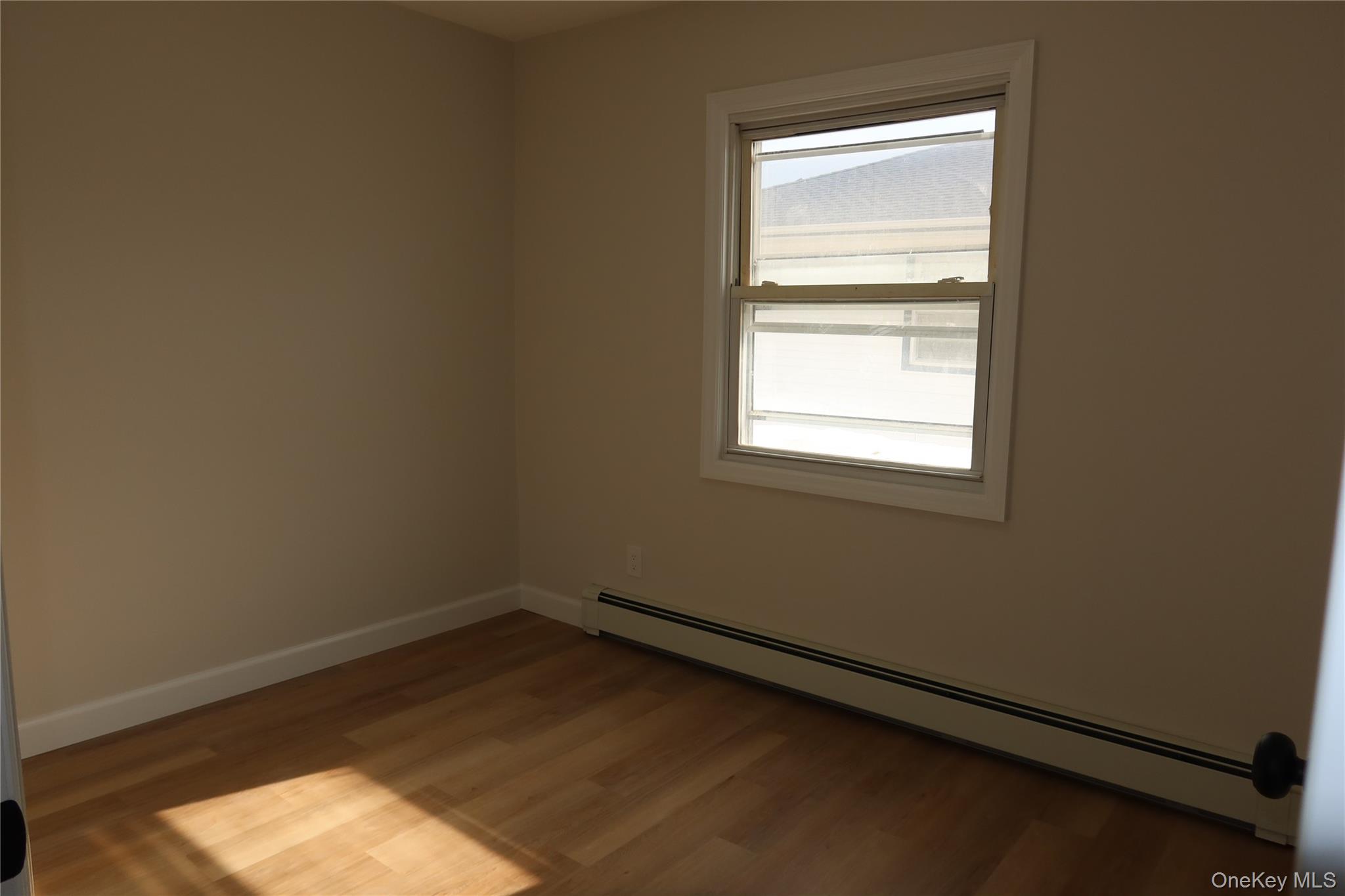 #5 photo, 93 4th Avenue, מחוז נסאו East Rockaway , NY 11518