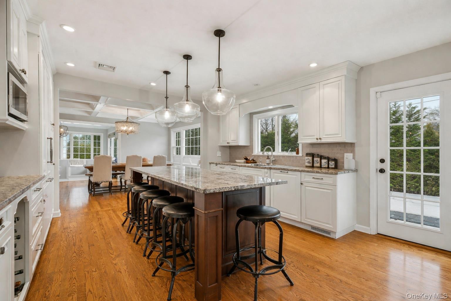 #12 photo, 38 Hewlett Lane, Port Washington , NY 11050