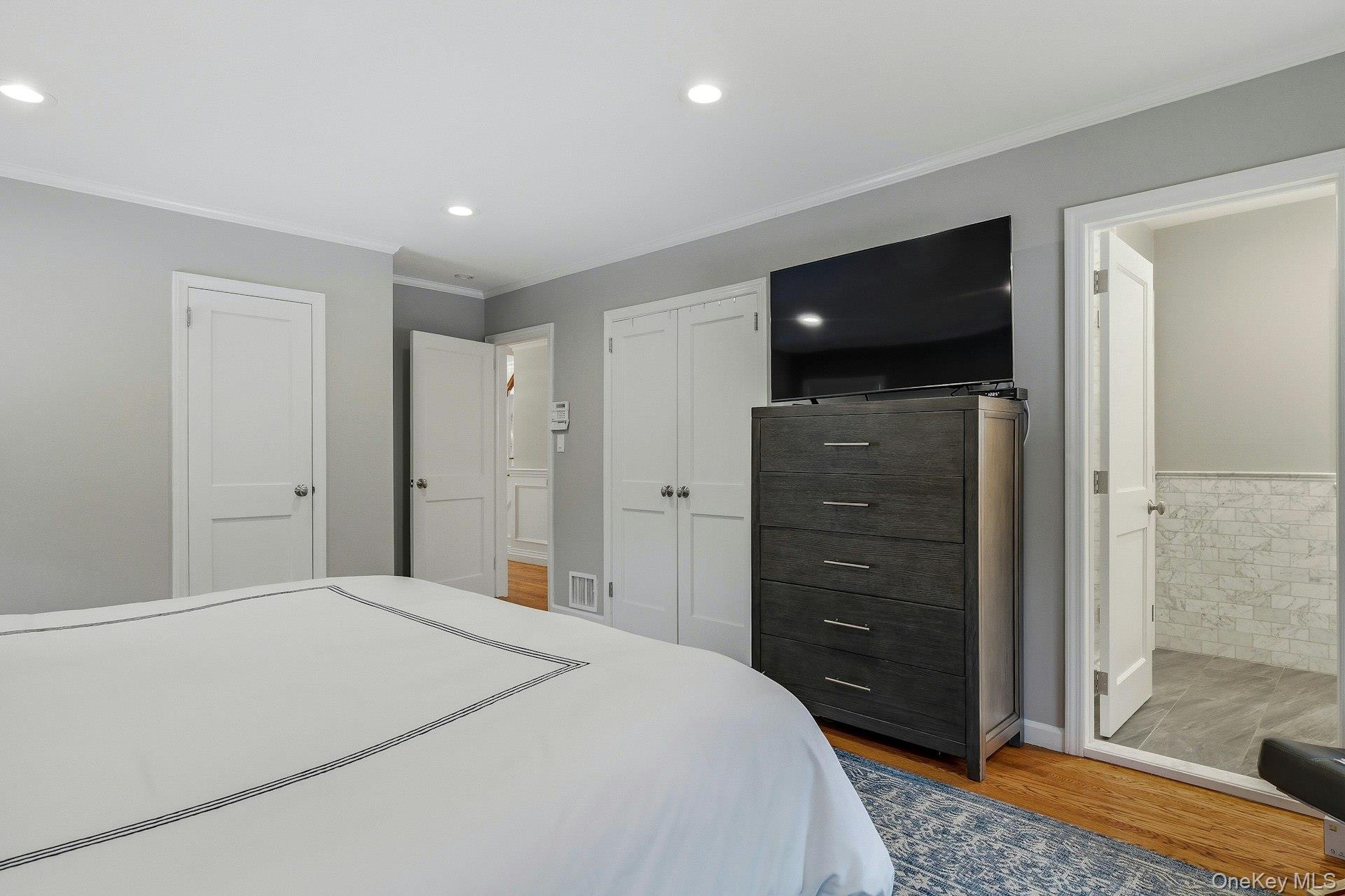 #16 photo, 38 Hewlett Lane, Port Washington , NY 11050