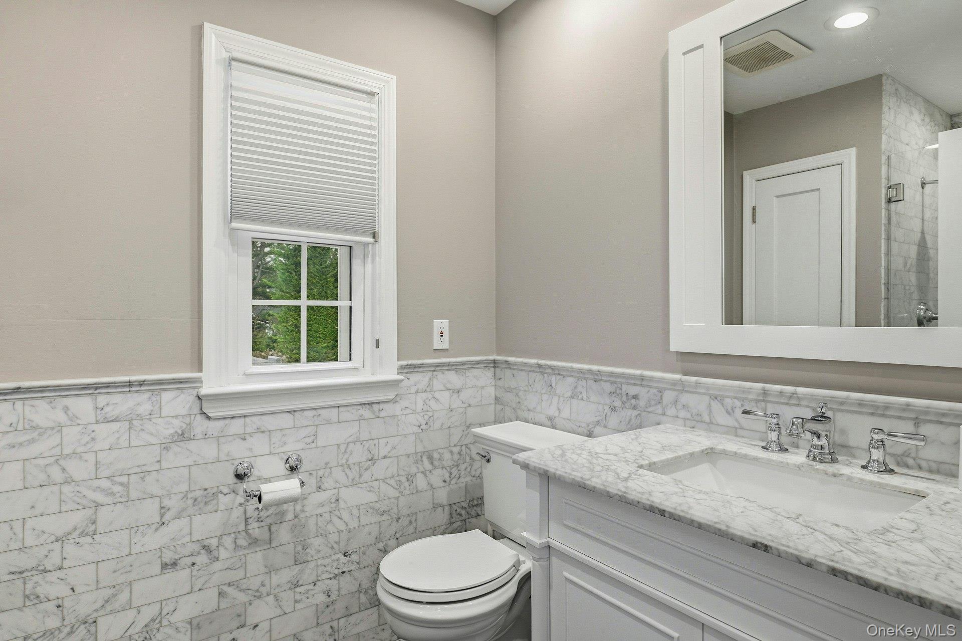 #17 photo, 38 Hewlett Lane, Port Washington , NY 11050