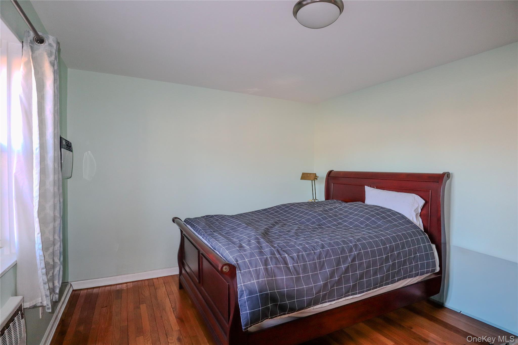 #11 photo, 211-07 73 Avenue, Bayside , NY 11364