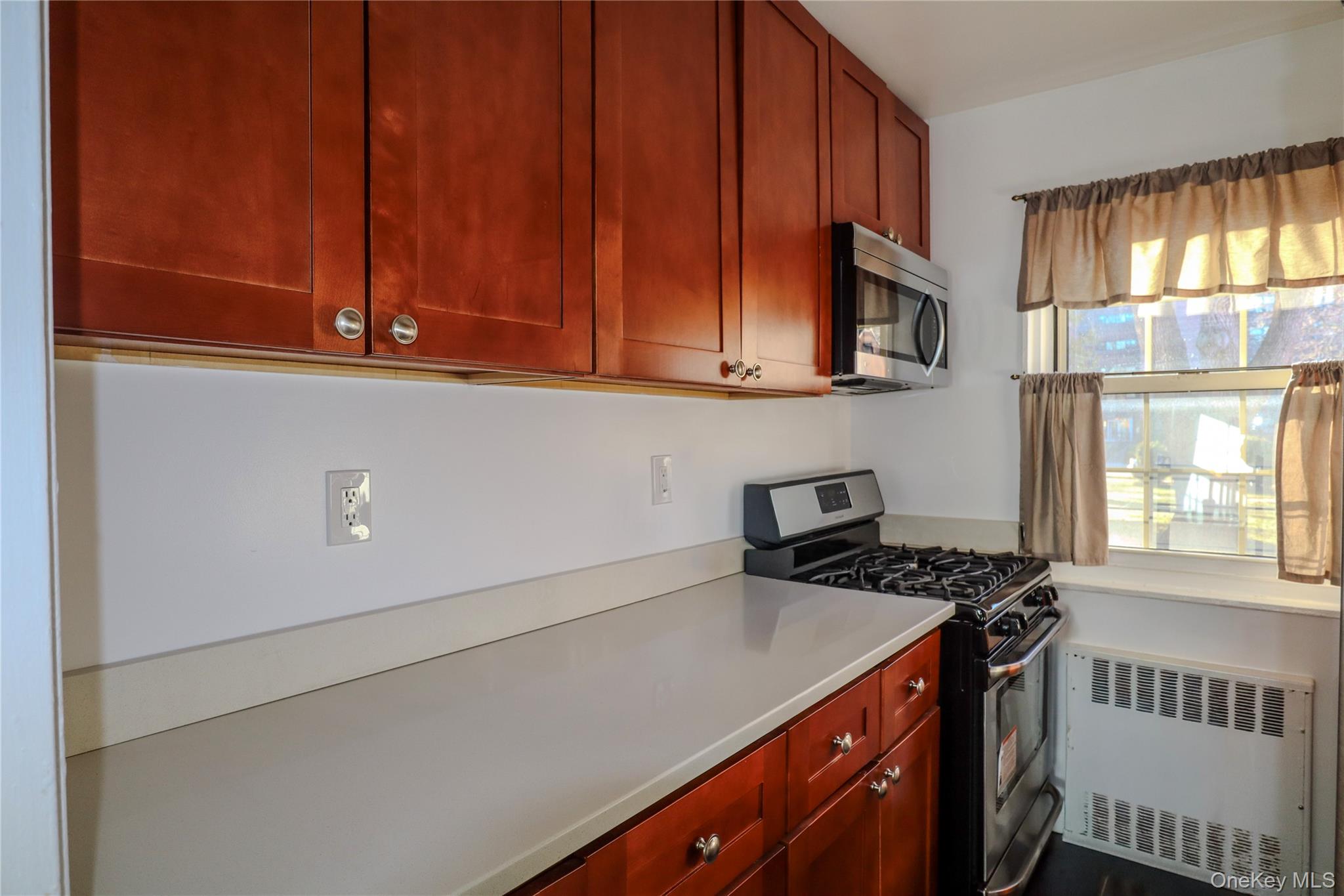 #8 photo, 211-07 73 Avenue, Bayside , NY 11364