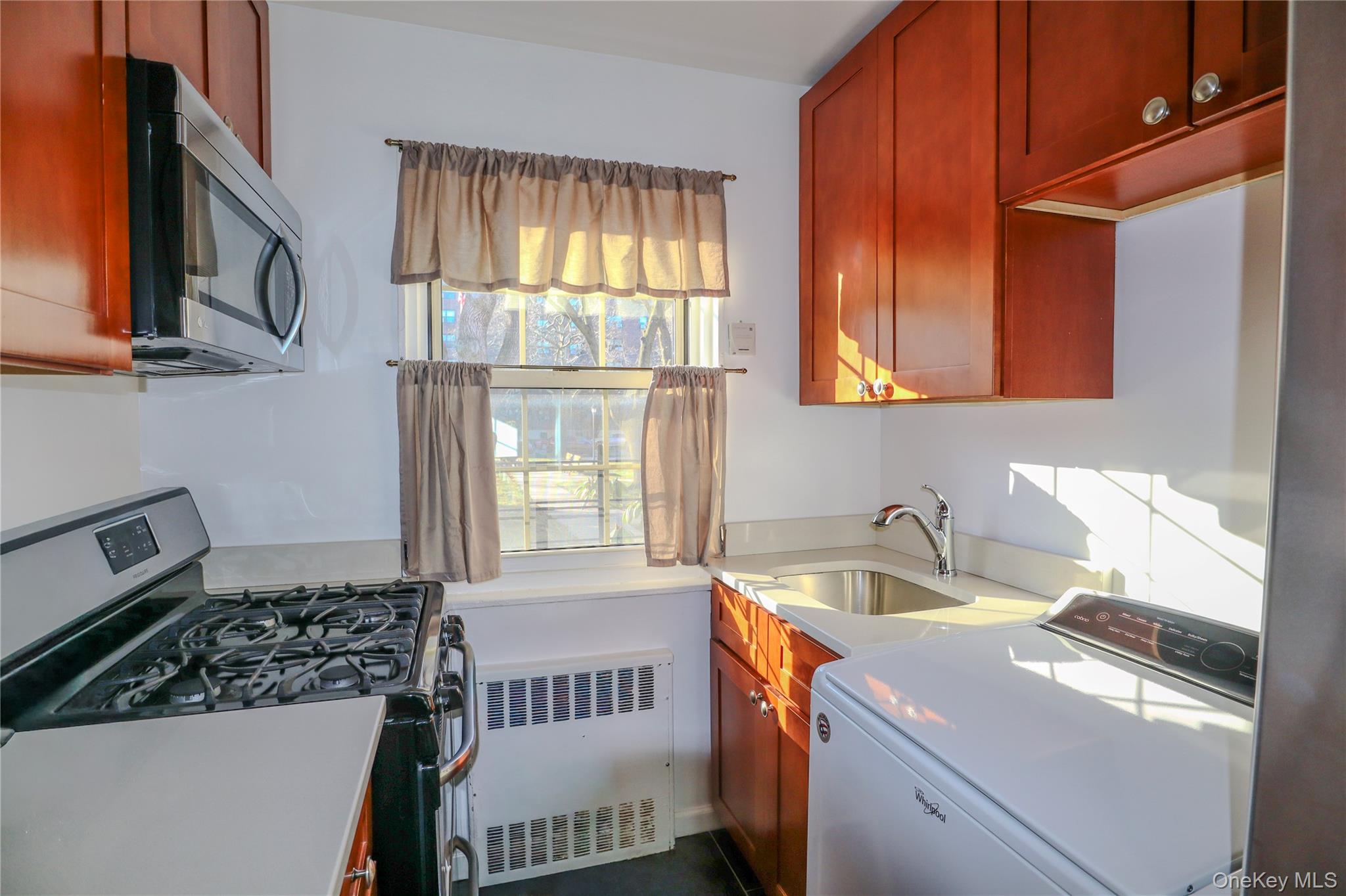 #9 photo, 211-07 73 Avenue, Bayside , NY 11364