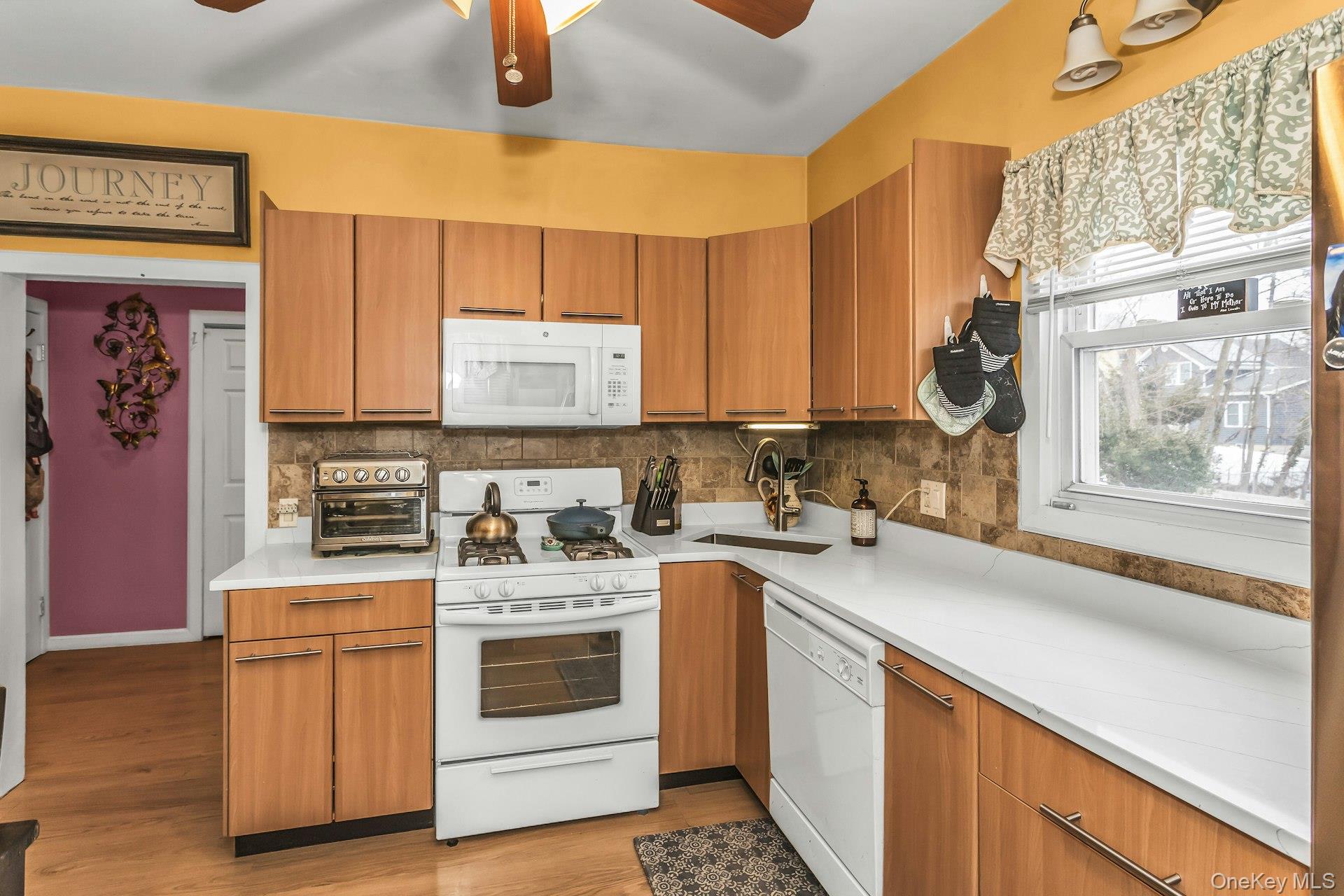 #10 photo, 16 Altamont Avenue, 롱 아일랜드 Sea Cliff , NY 11579