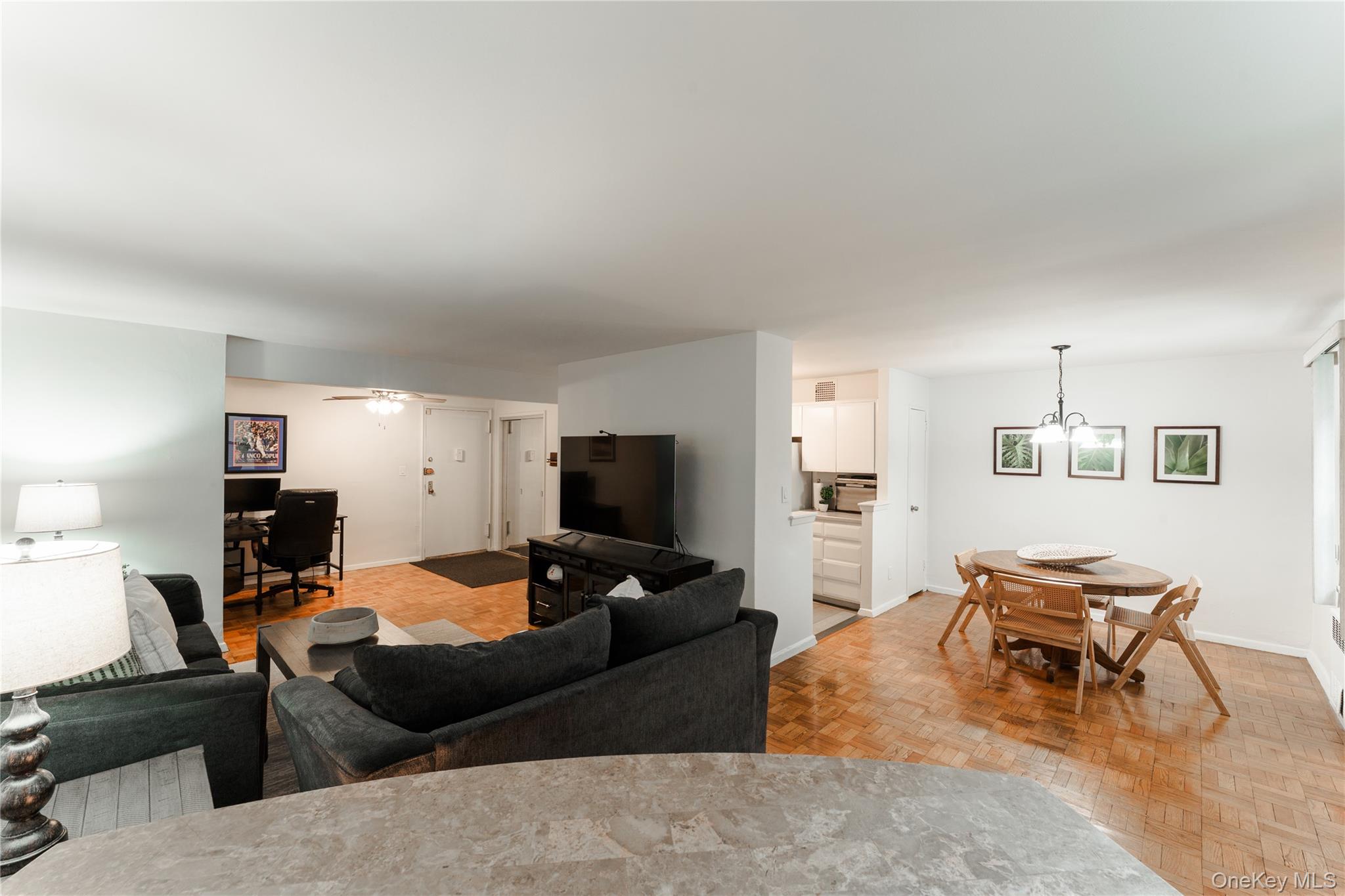 #6 photo, 490 Atlantic Avenue, 长岛 East Rockaway , NY 11518