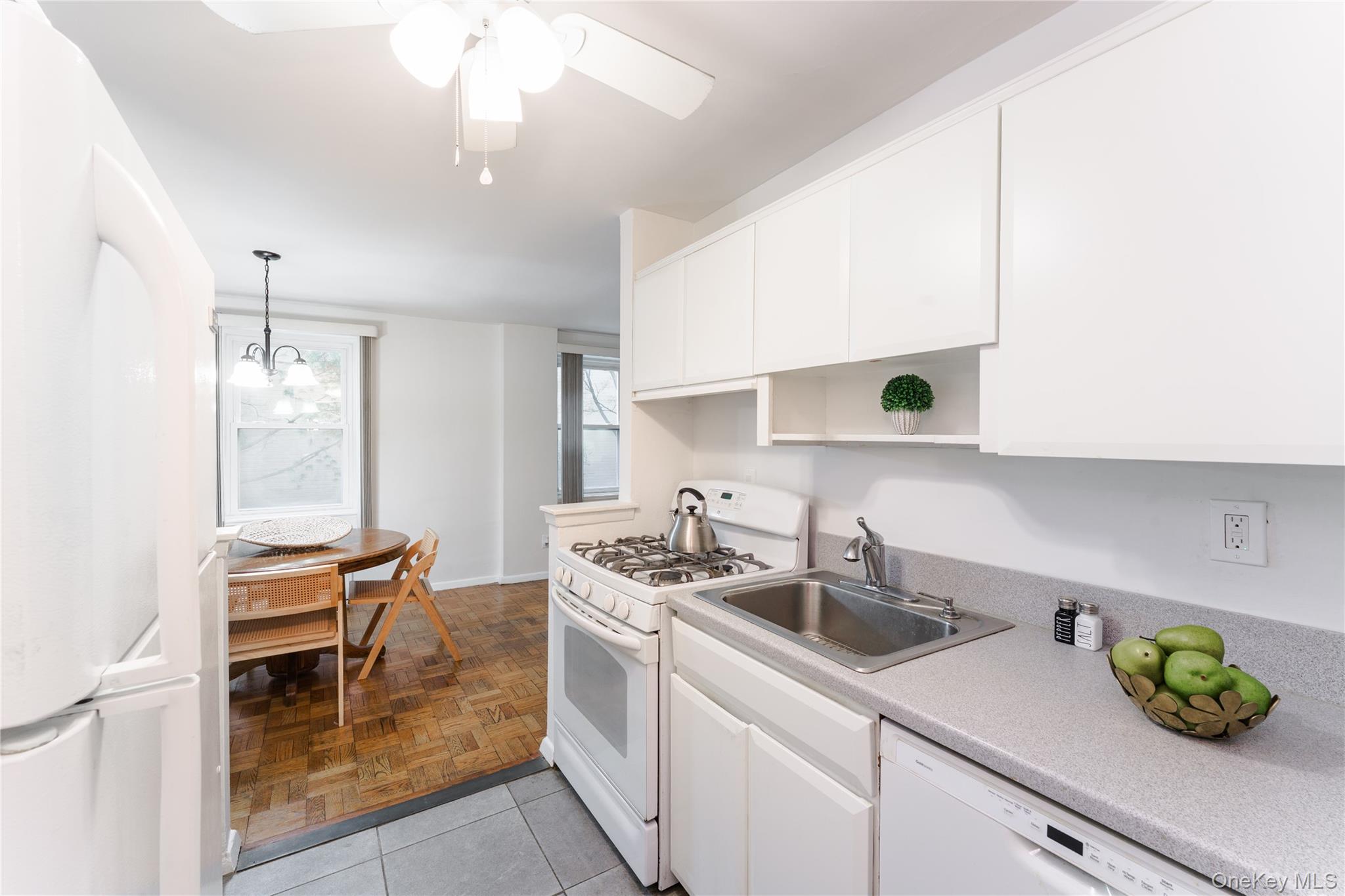 #9 photo, 490 Atlantic Avenue, 长岛 East Rockaway , NY 11518