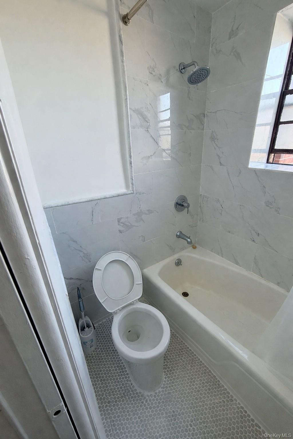 #14 photo, 190 First Street, নাসাউ কাউন্টি Mineola , NY 11501