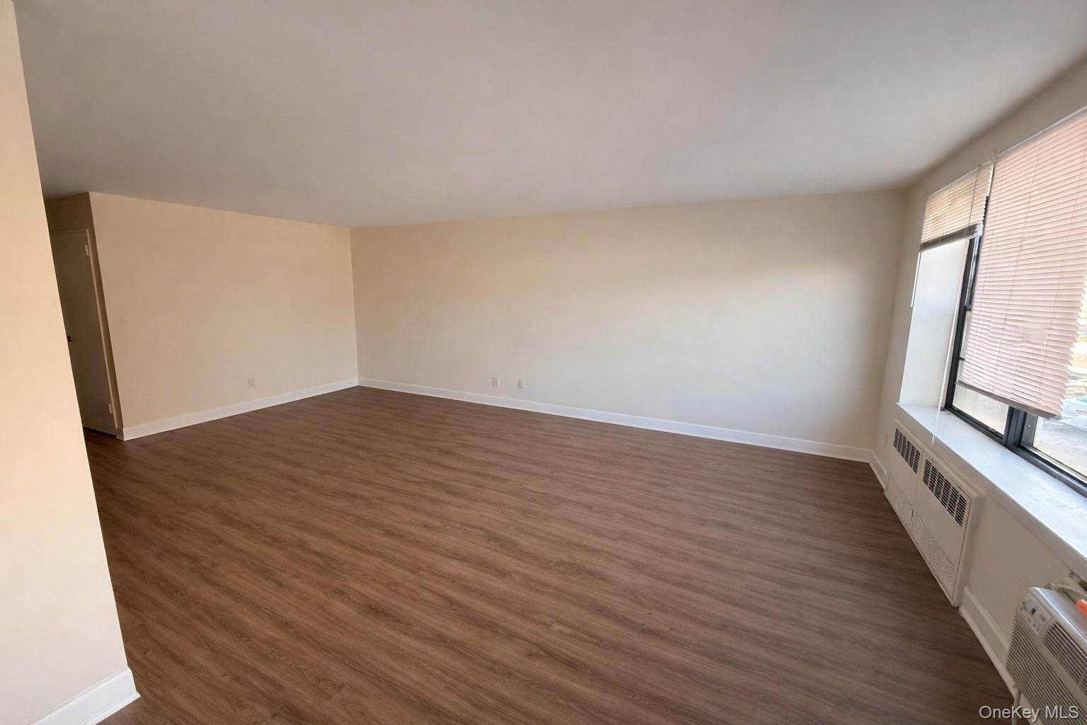 #3 photo, 190 First Street, নাসাউ কাউন্টি Mineola , NY 11501