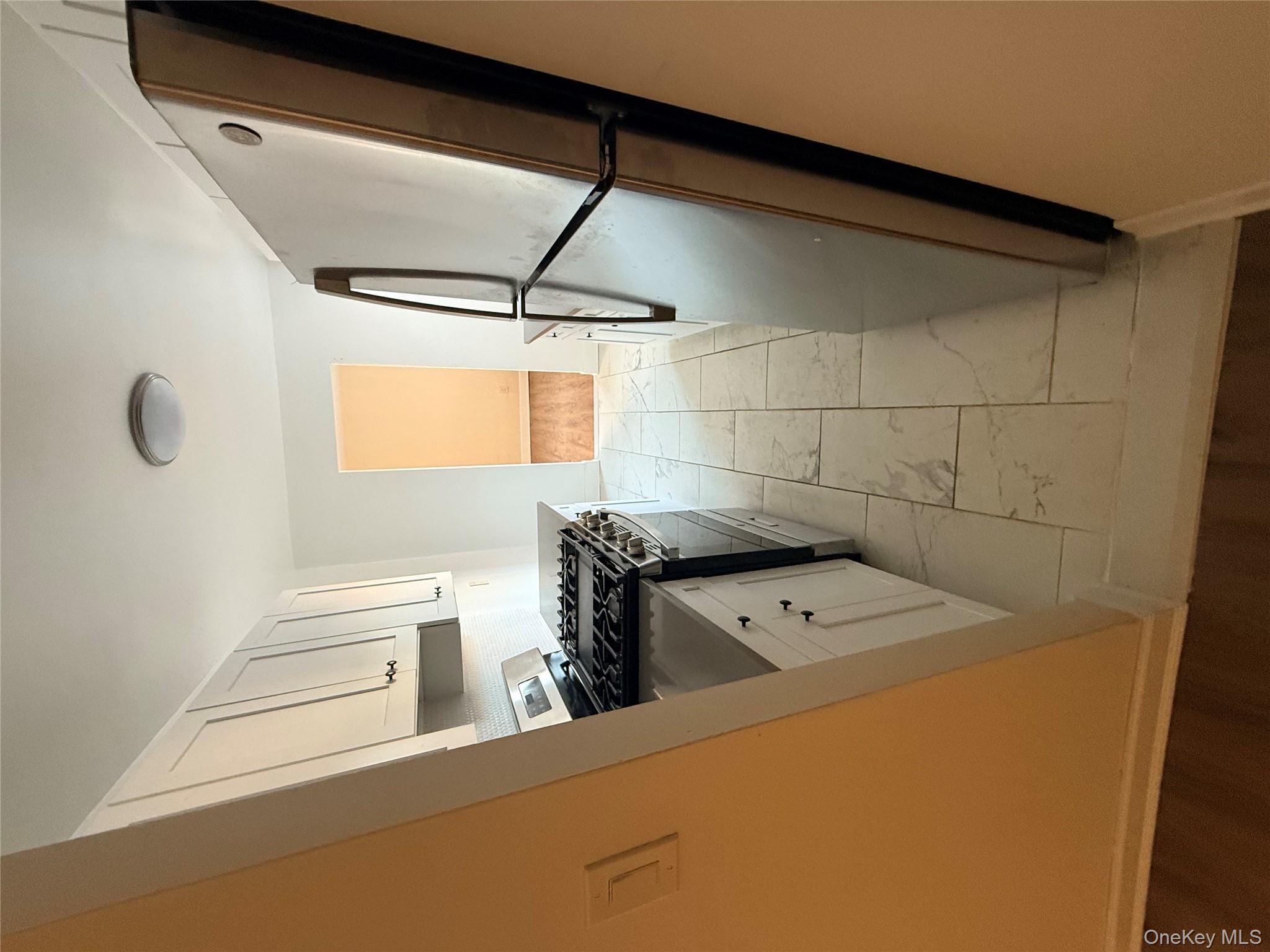 #8 photo, 190 First Street, নাসাউ কাউন্টি Mineola , NY 11501