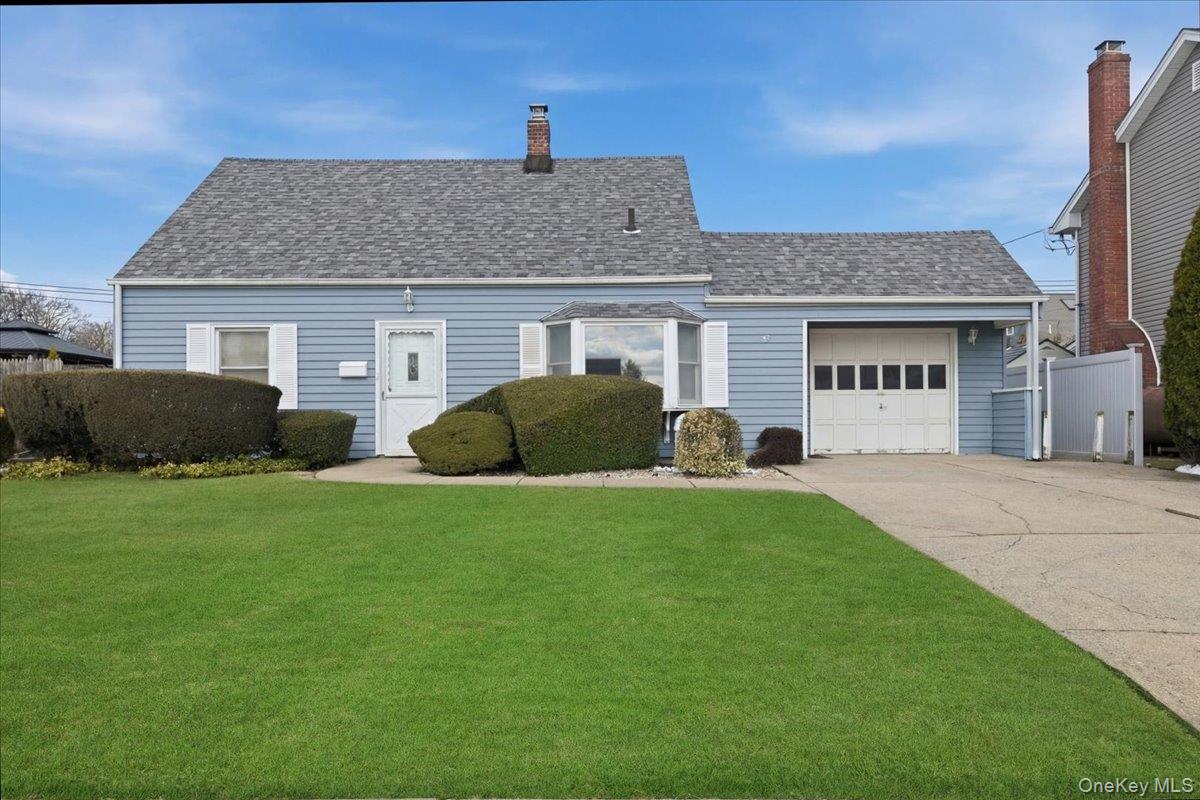 #1 photo, 25 Peacock Lane, নাসাউ কাউন্টি Levittown , NY 11756