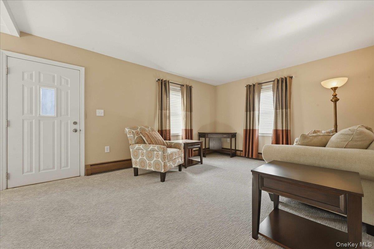 #4 photo, 25 Peacock Lane, নাসাউ কাউন্টি Levittown , NY 11756