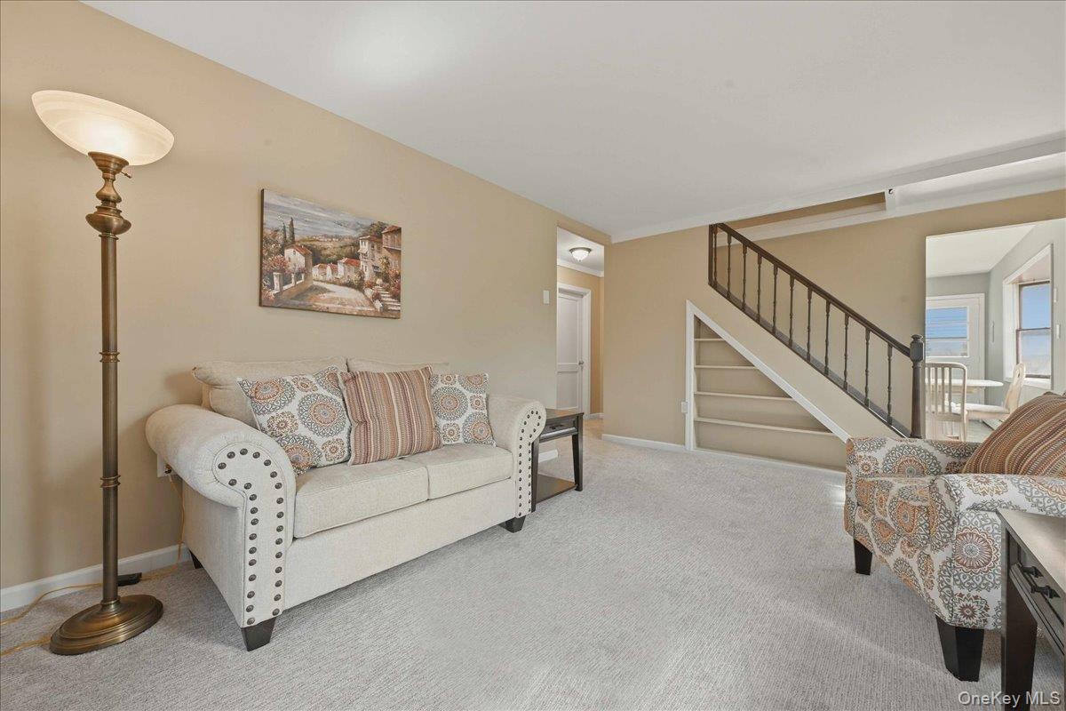 #5 photo, 25 Peacock Lane, নাসাউ কাউন্টি Levittown , NY 11756