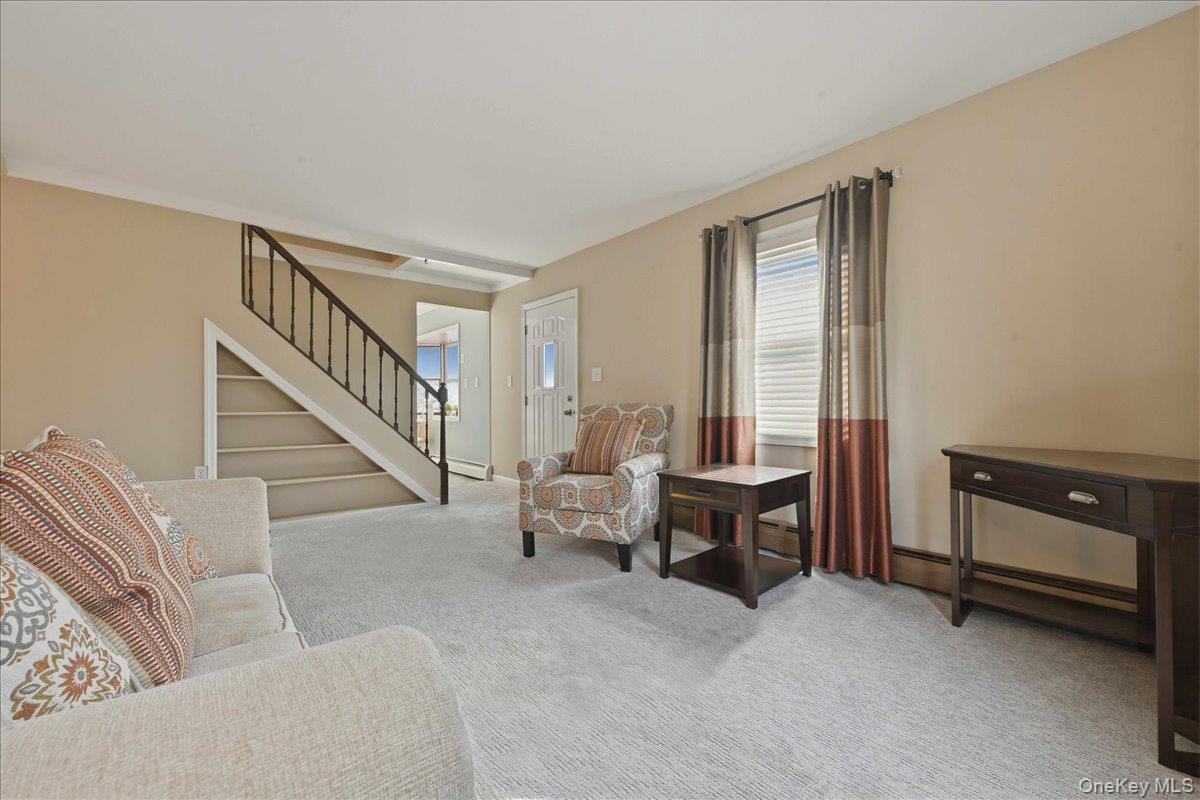 #6 photo, 25 Peacock Lane, নাসাউ কাউন্টি Levittown , NY 11756