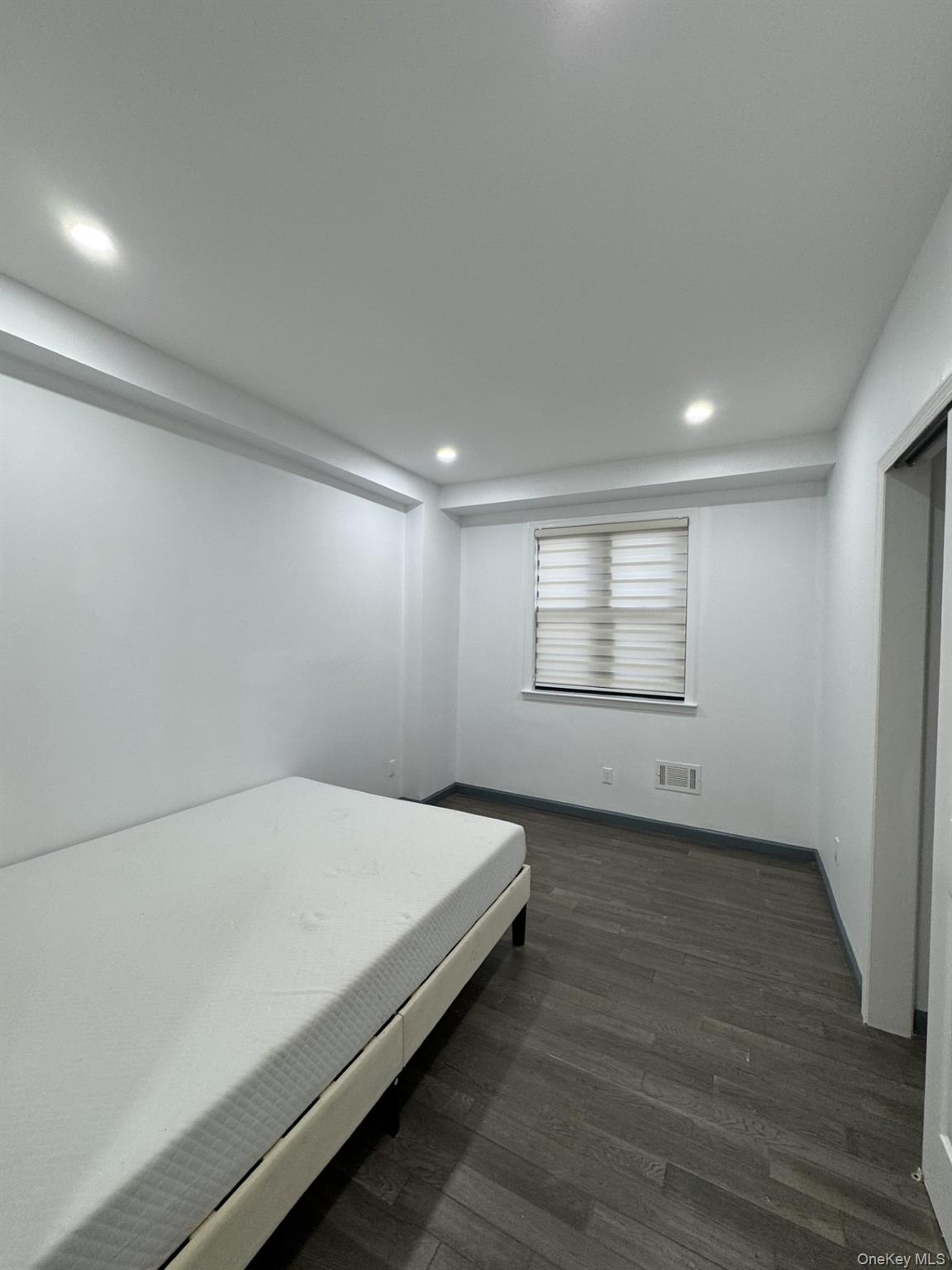 #8 photo, 4920 167th Street, 皇后区 Fresh Meadows , NY 11365