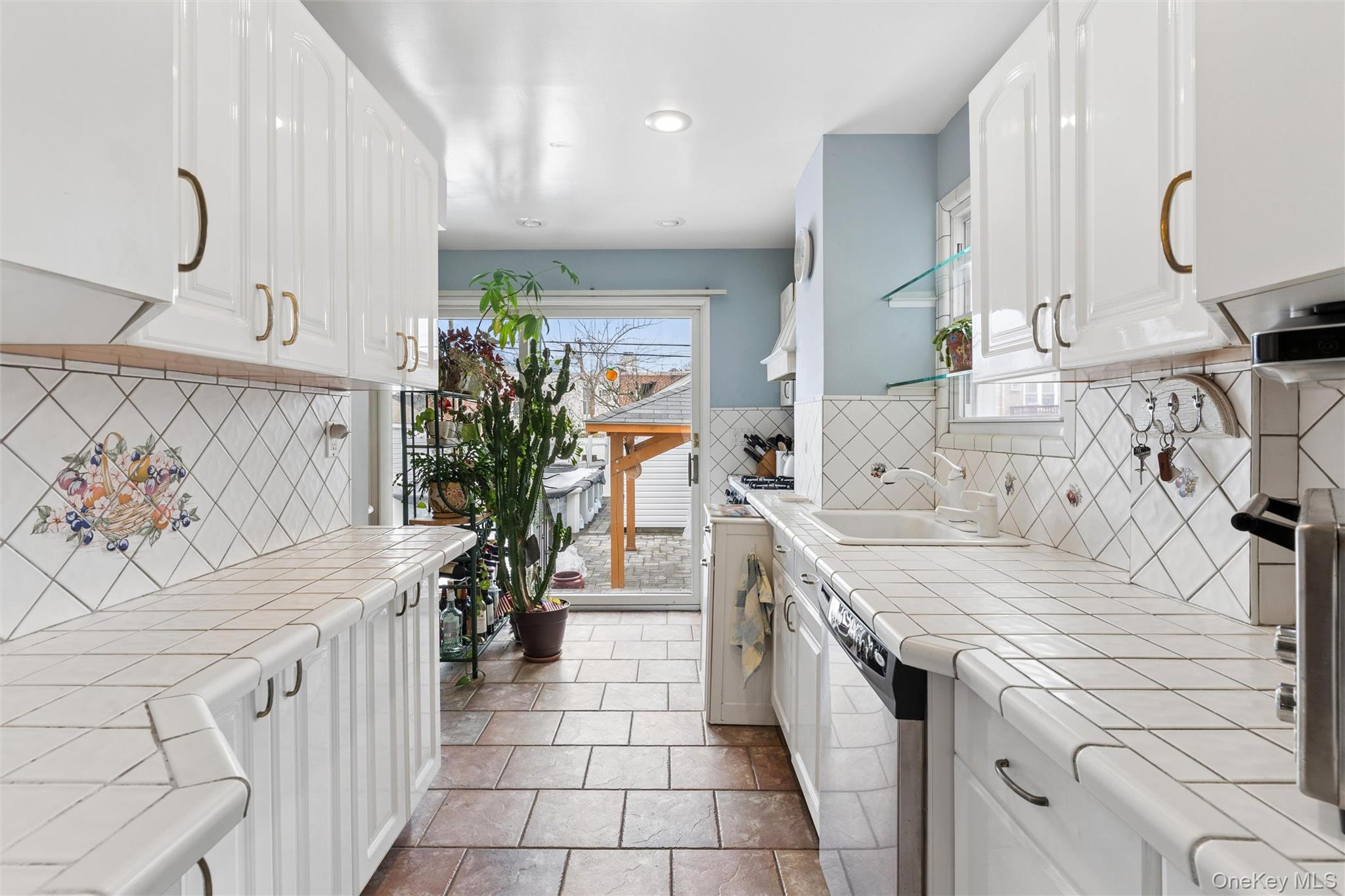 #4 photo, 8783 254th Street, Bellerose , NY 11426