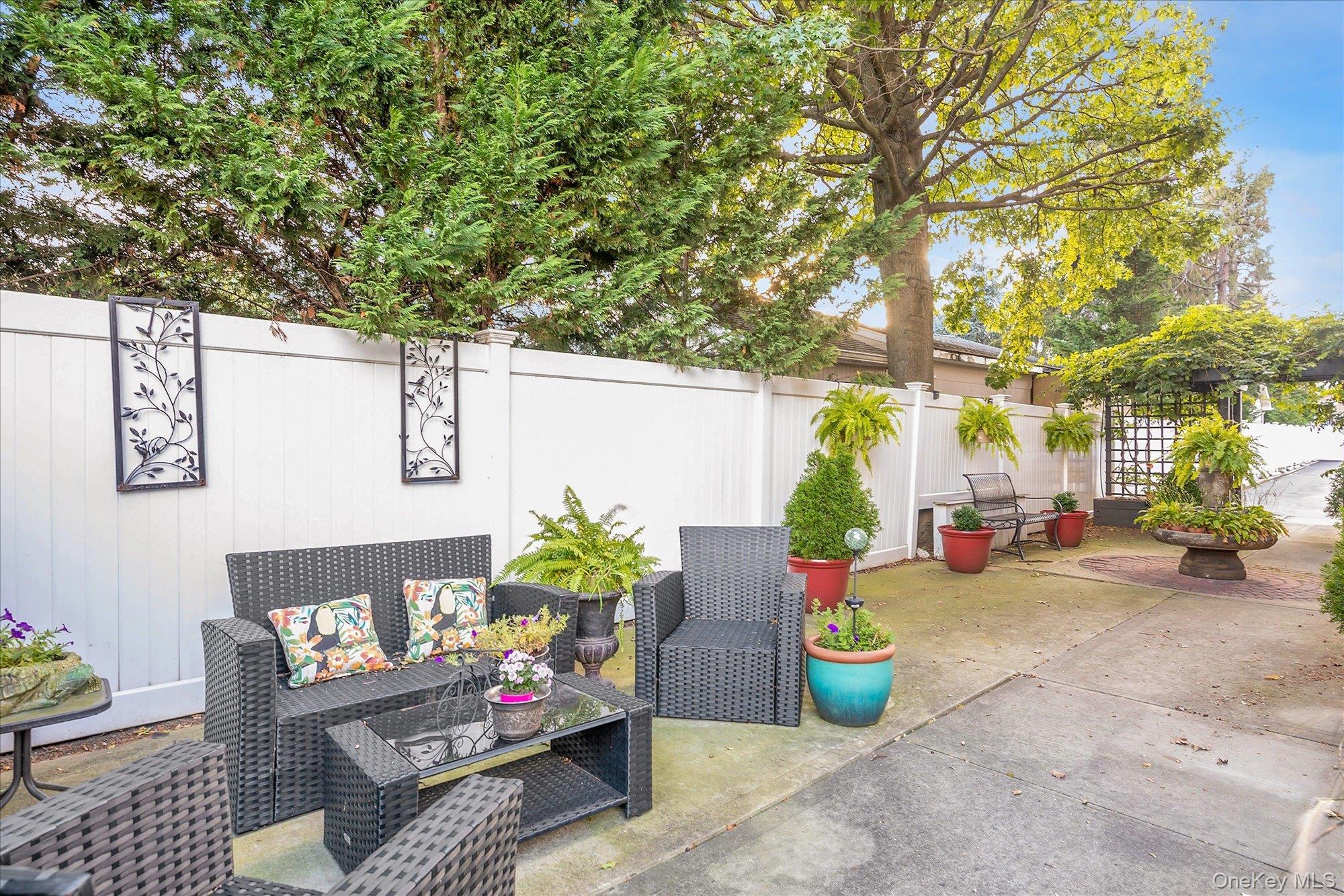 #17 photo, 504 Merrick Road, Lynbrook , NY 11563