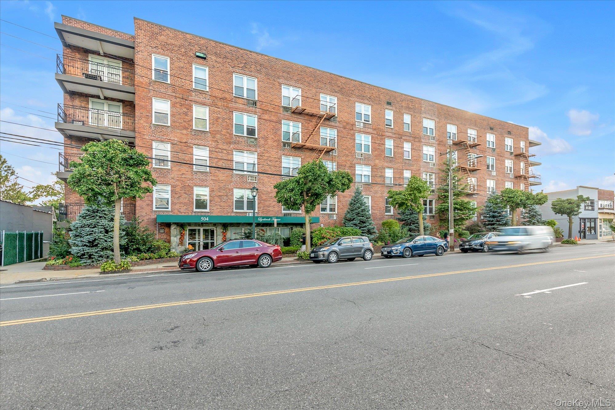 #19 photo, 504 Merrick Road, Lynbrook , NY 11563