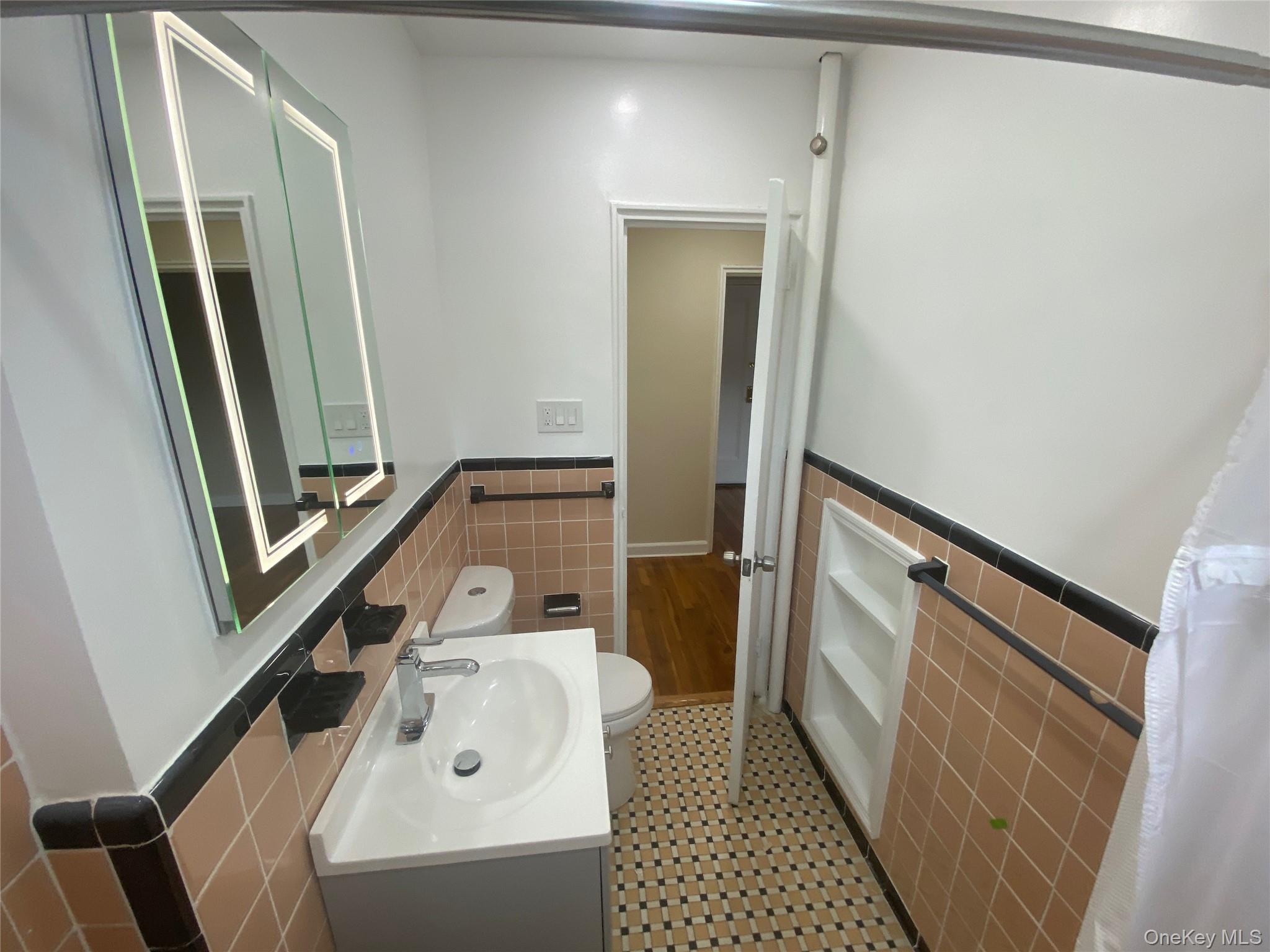 #12 photo, 32 Cathedral Avenue, 長島 Hempstead , NY 11550