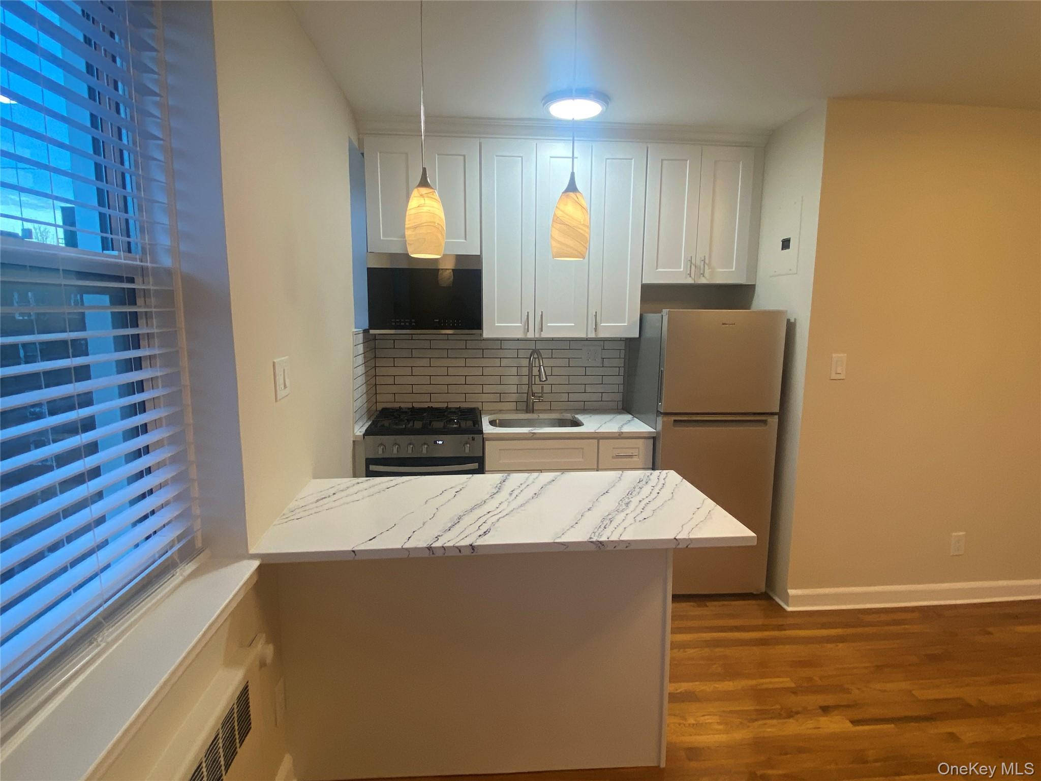 #6 photo, 32 Cathedral Avenue, 长岛 Hempstead , NY 11550