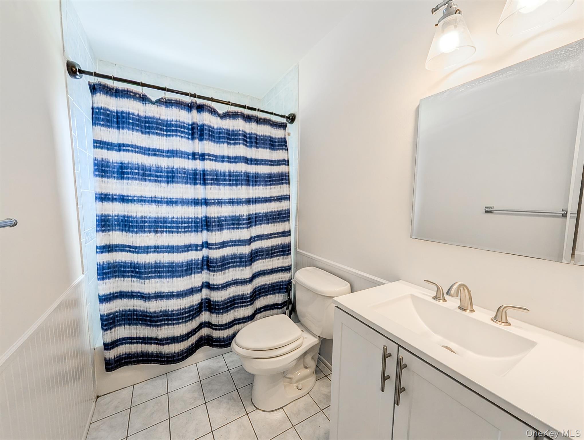 #11 photo, 250 Artist Lake Drive, Middle Island , NY 11953