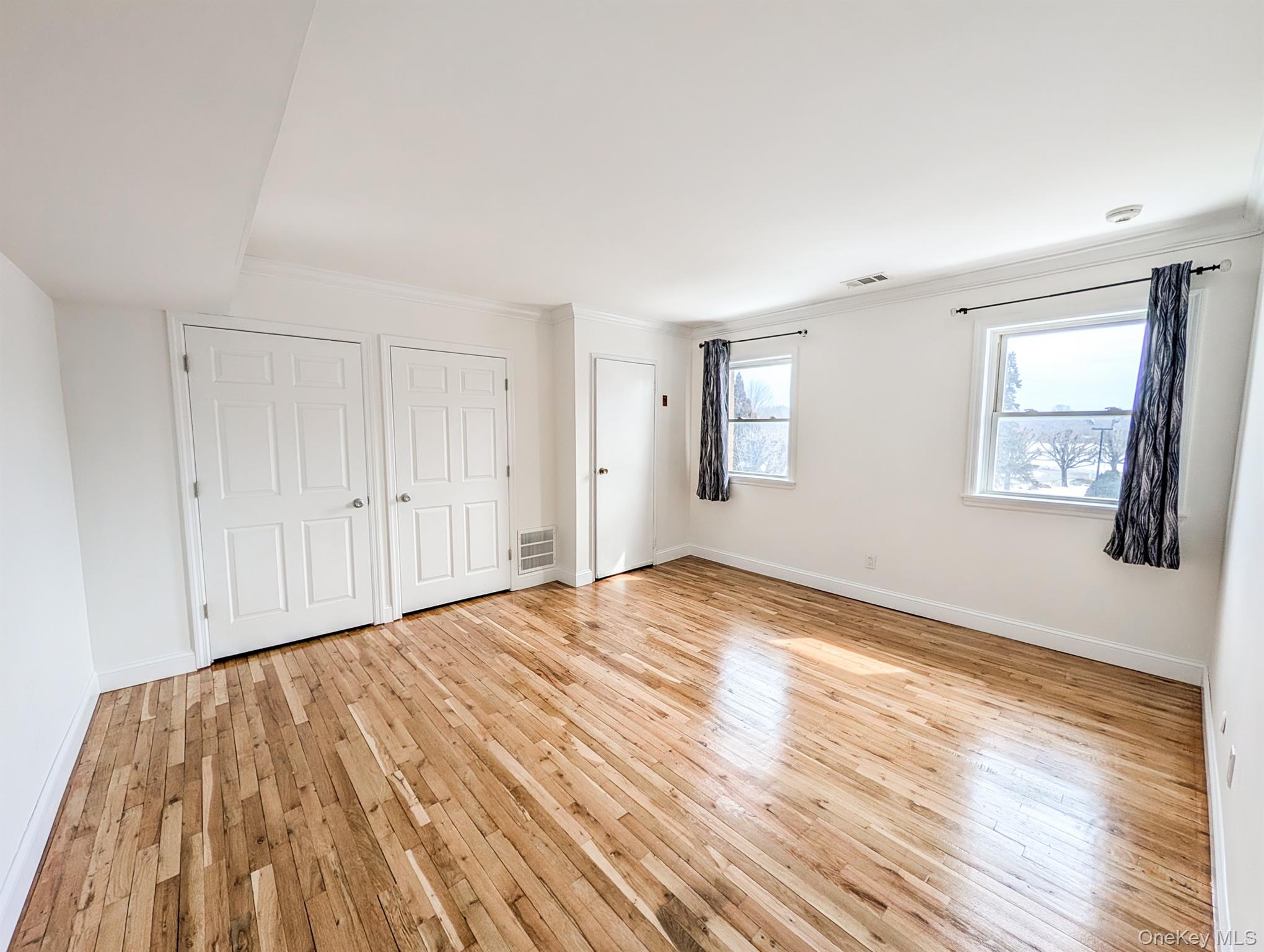 #9 photo, 250 Artist Lake Drive, Middle Island , NY 11953