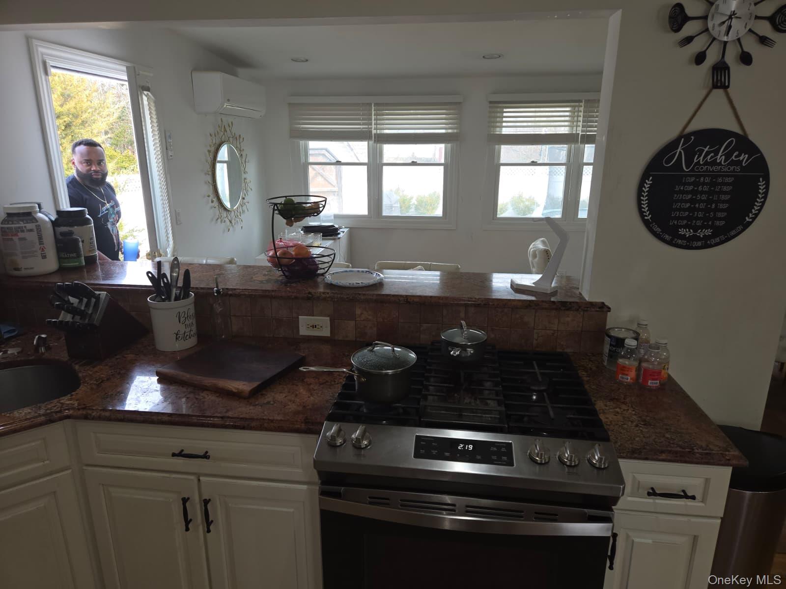 #15 photo, 10 Bainbridge Avenue, Melville , NY 11747