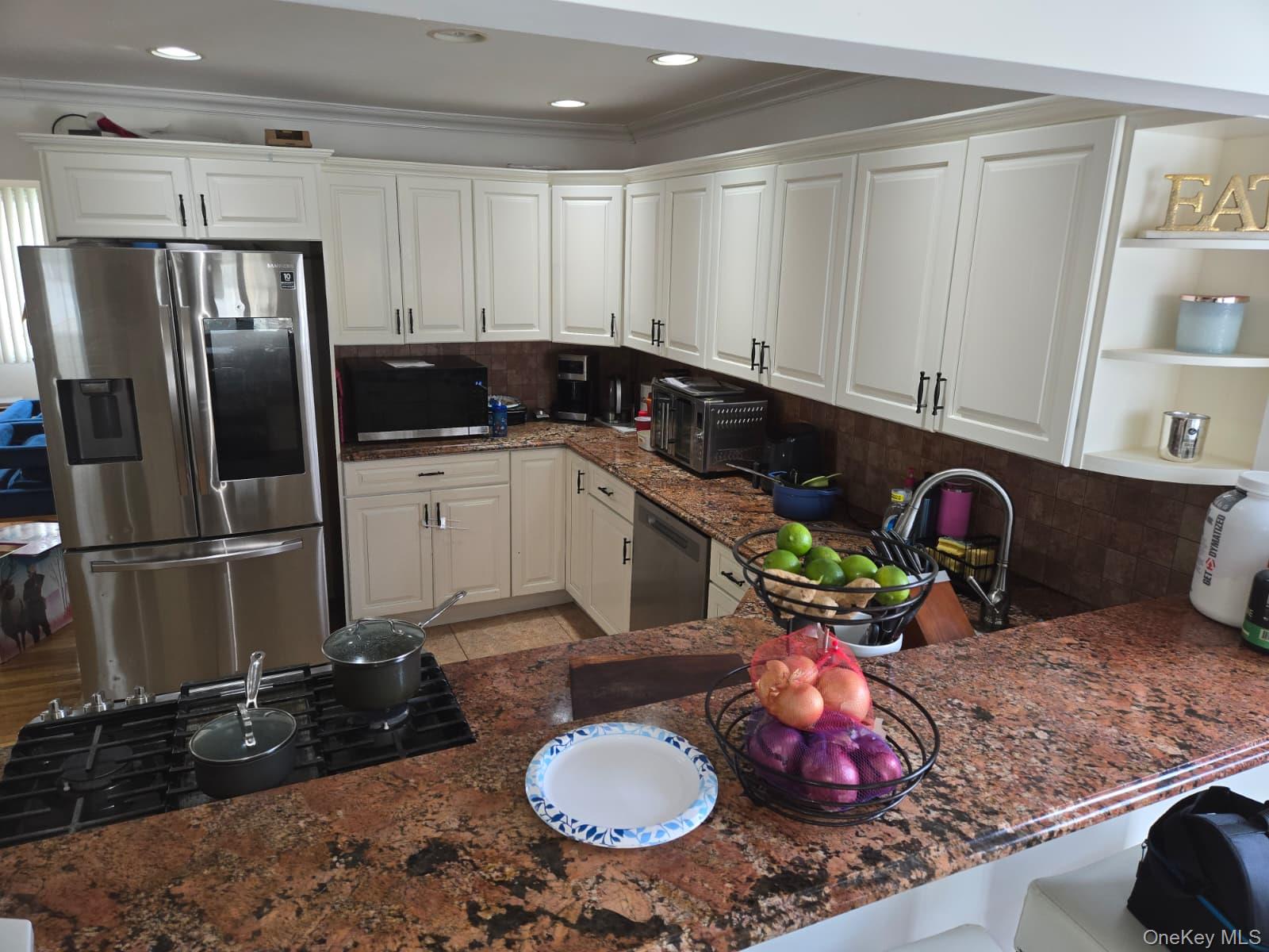 #16 photo, 10 Bainbridge Avenue, Melville , NY 11747